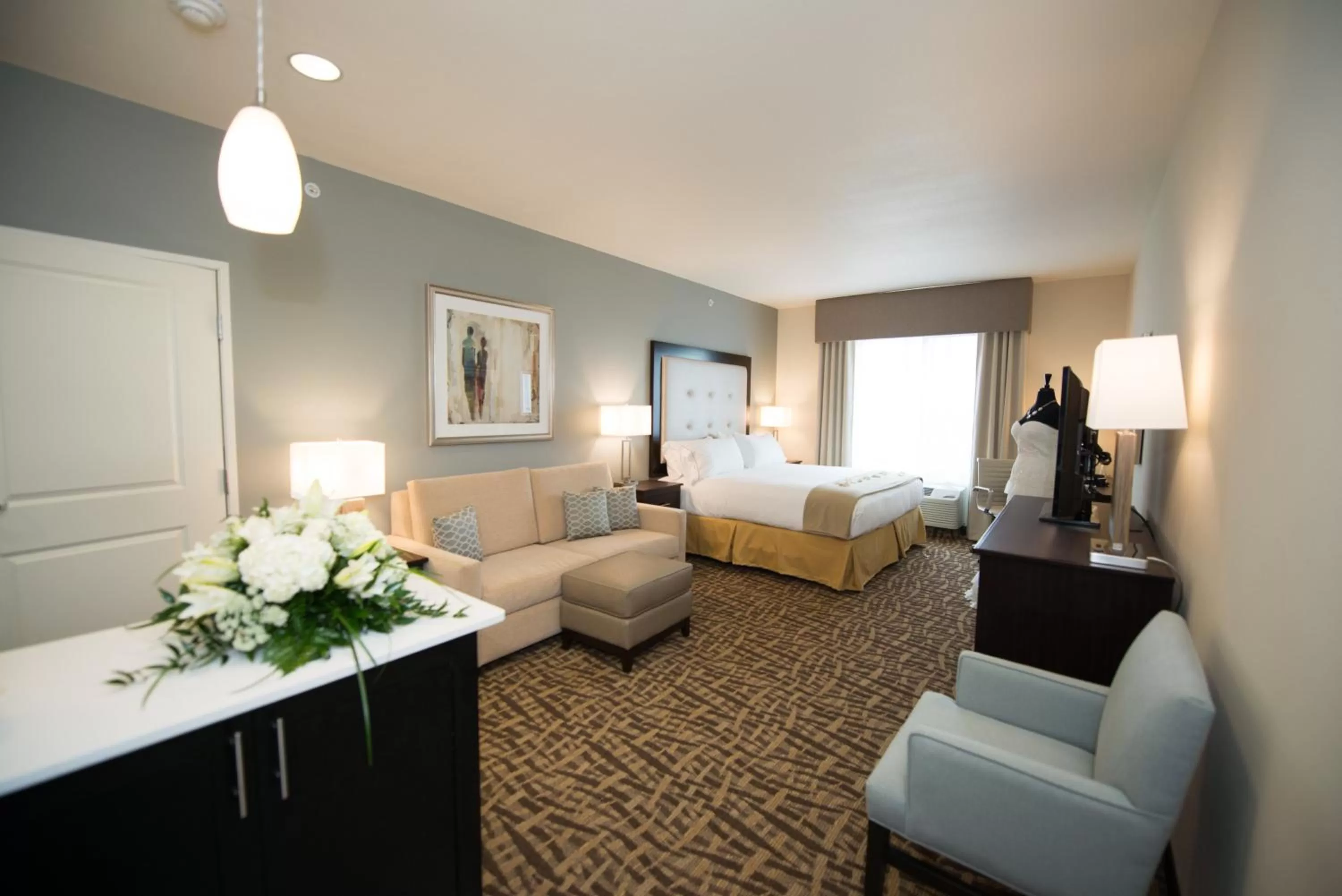 Photo of the whole room, Bed in Holiday Inn Express & Suites Denver South - Castle Rock by IHG