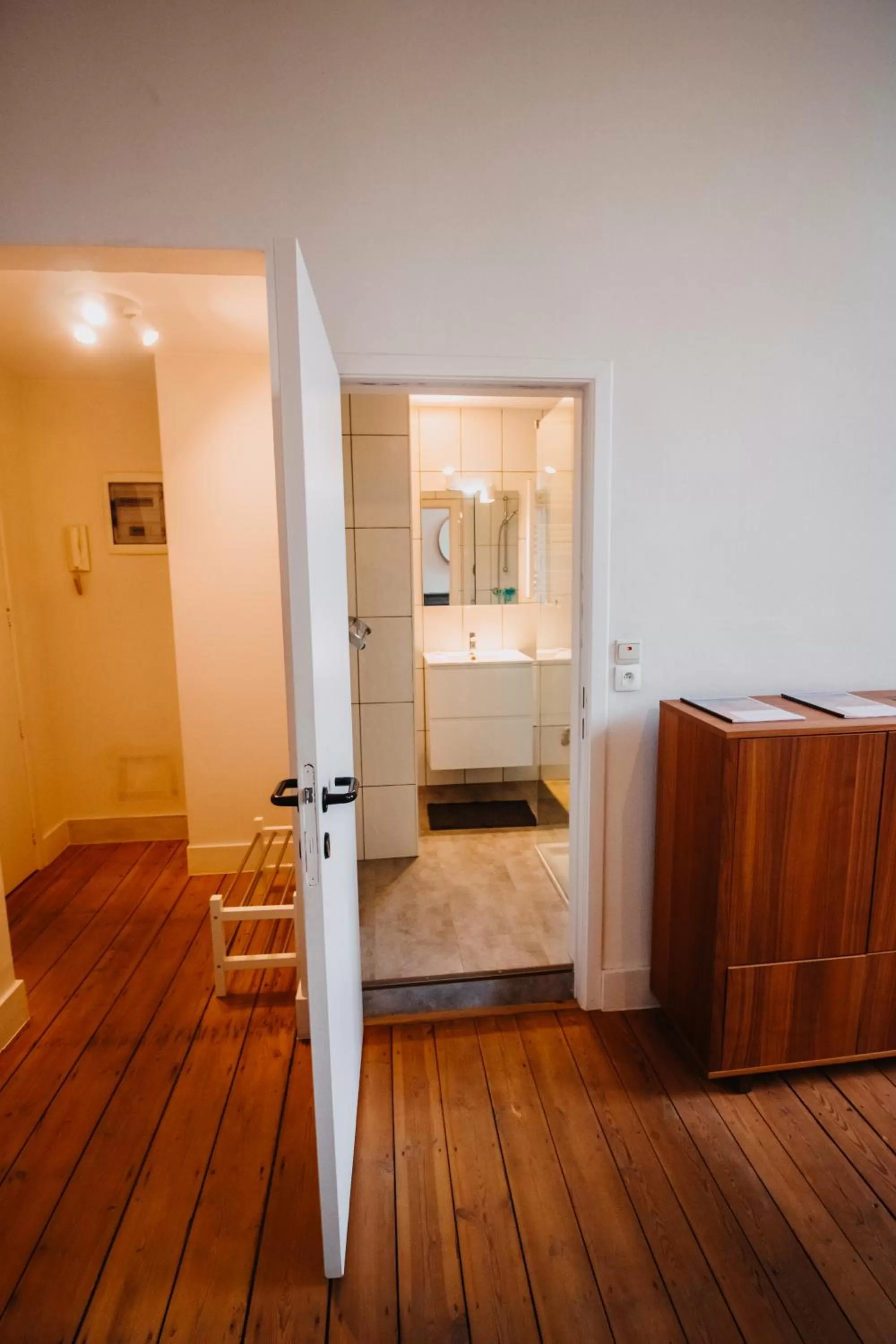 Photo of the whole room, Bed in Super central in Brussels