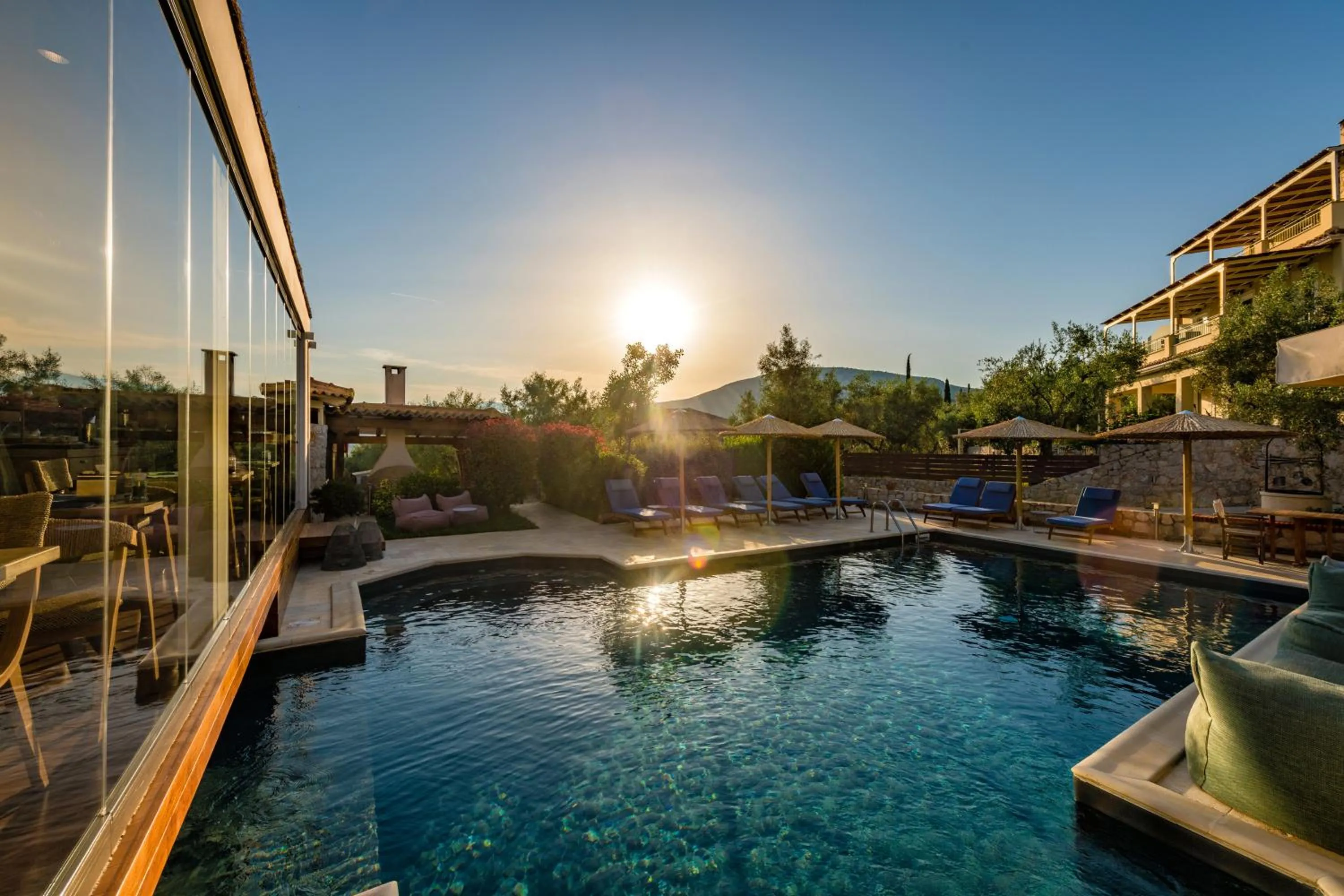 Restaurant/places to eat in Anthemion Suites and Villas