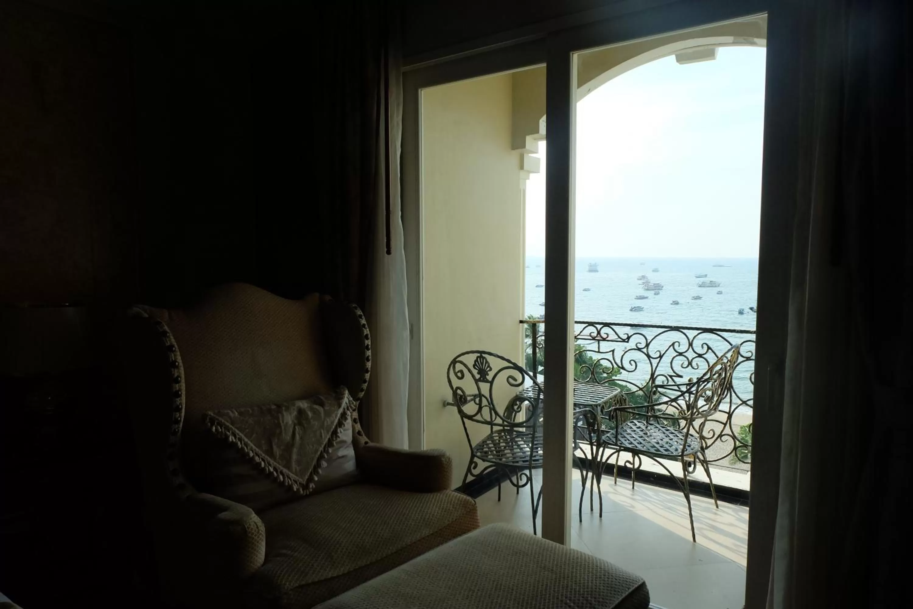 Balcony/Terrace, Bed in LK The Empress