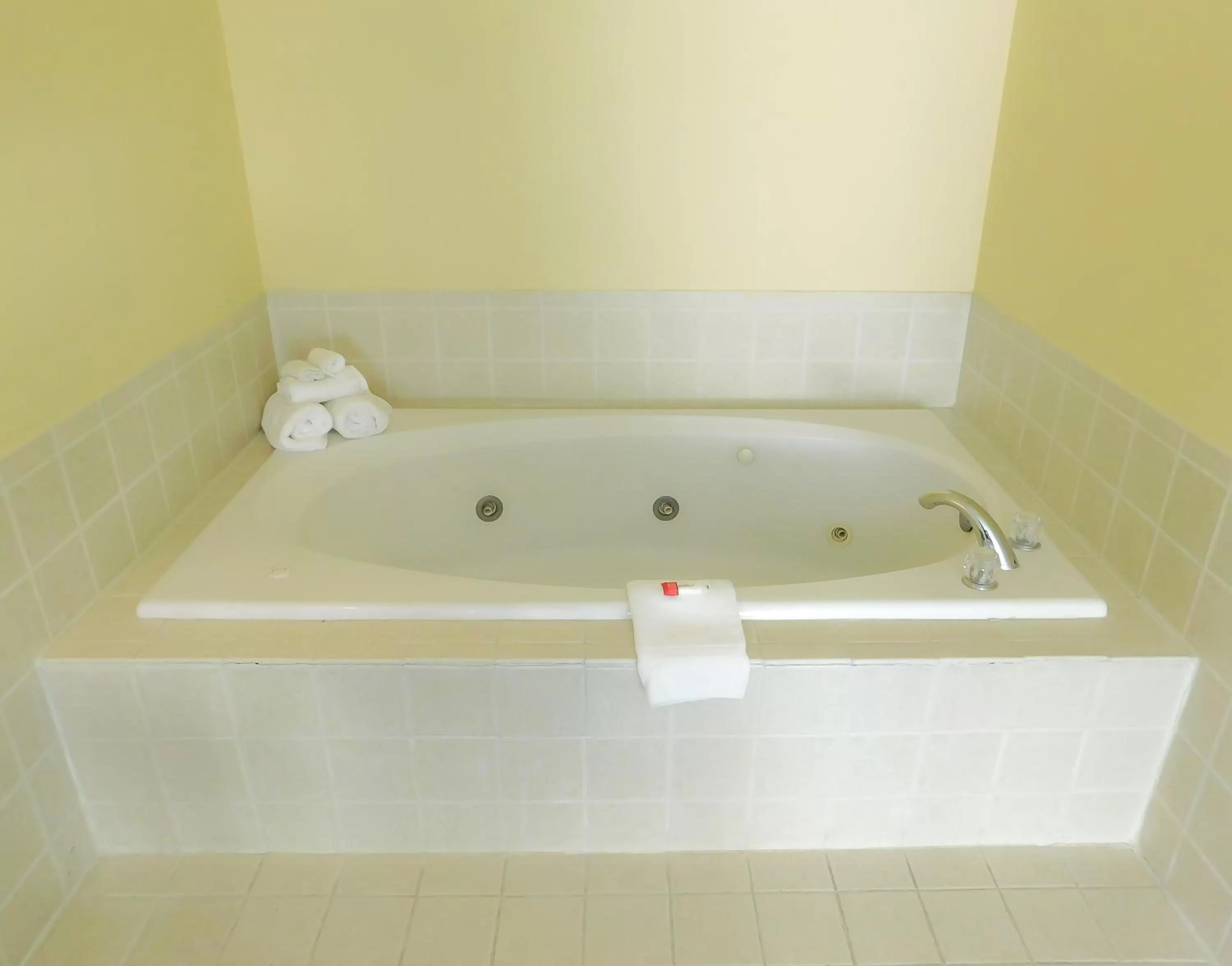 Days Inn & Suites by Wyndham Pocahontas