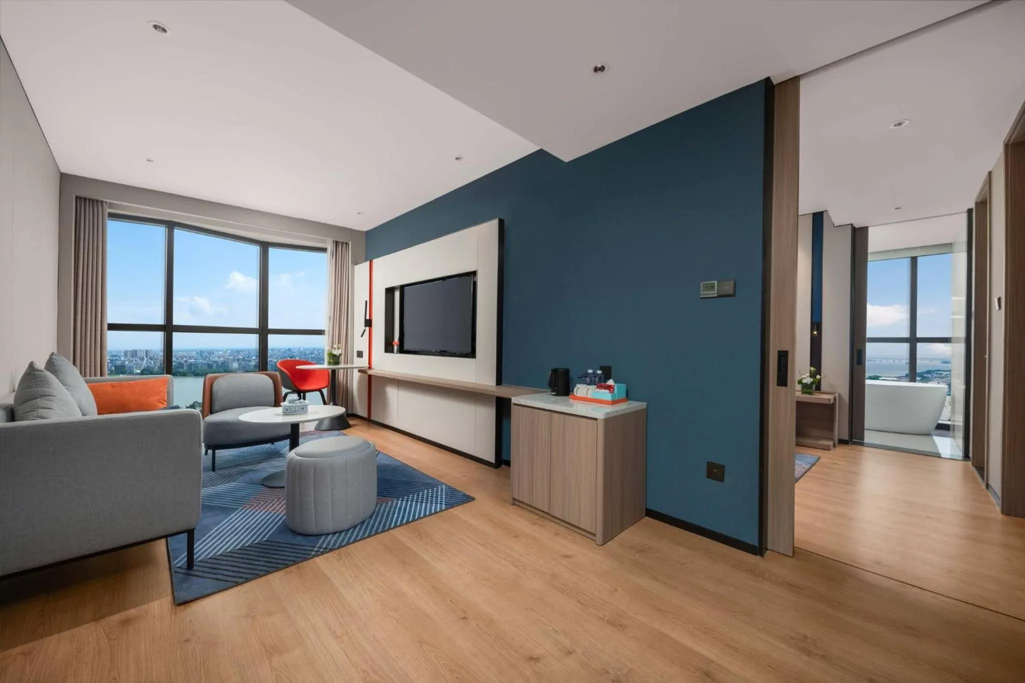 Photo of the whole room in Holiday Inn Express Shantou Chenghai