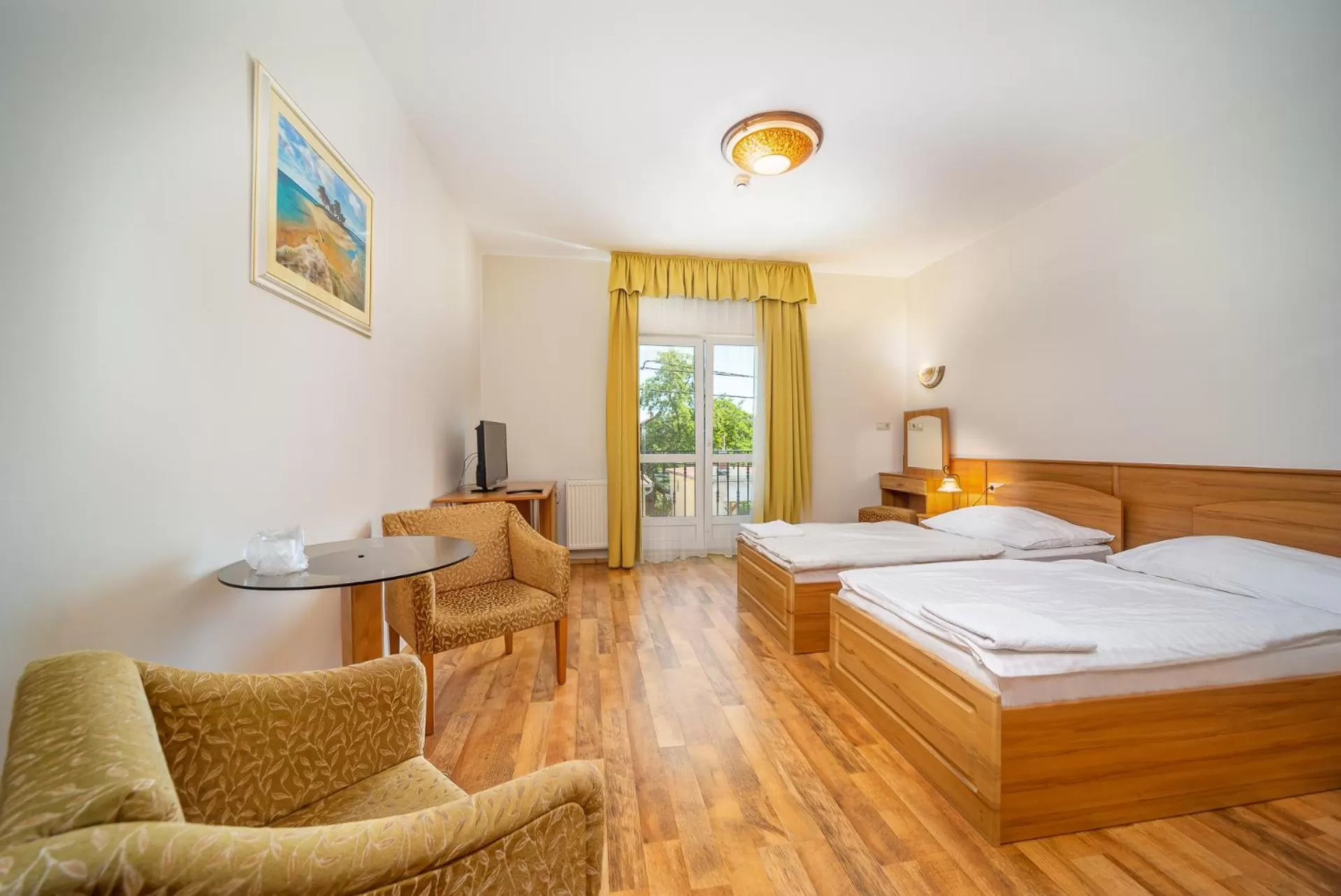 Photo of the whole room, Bed in Nefelejcs Hotel