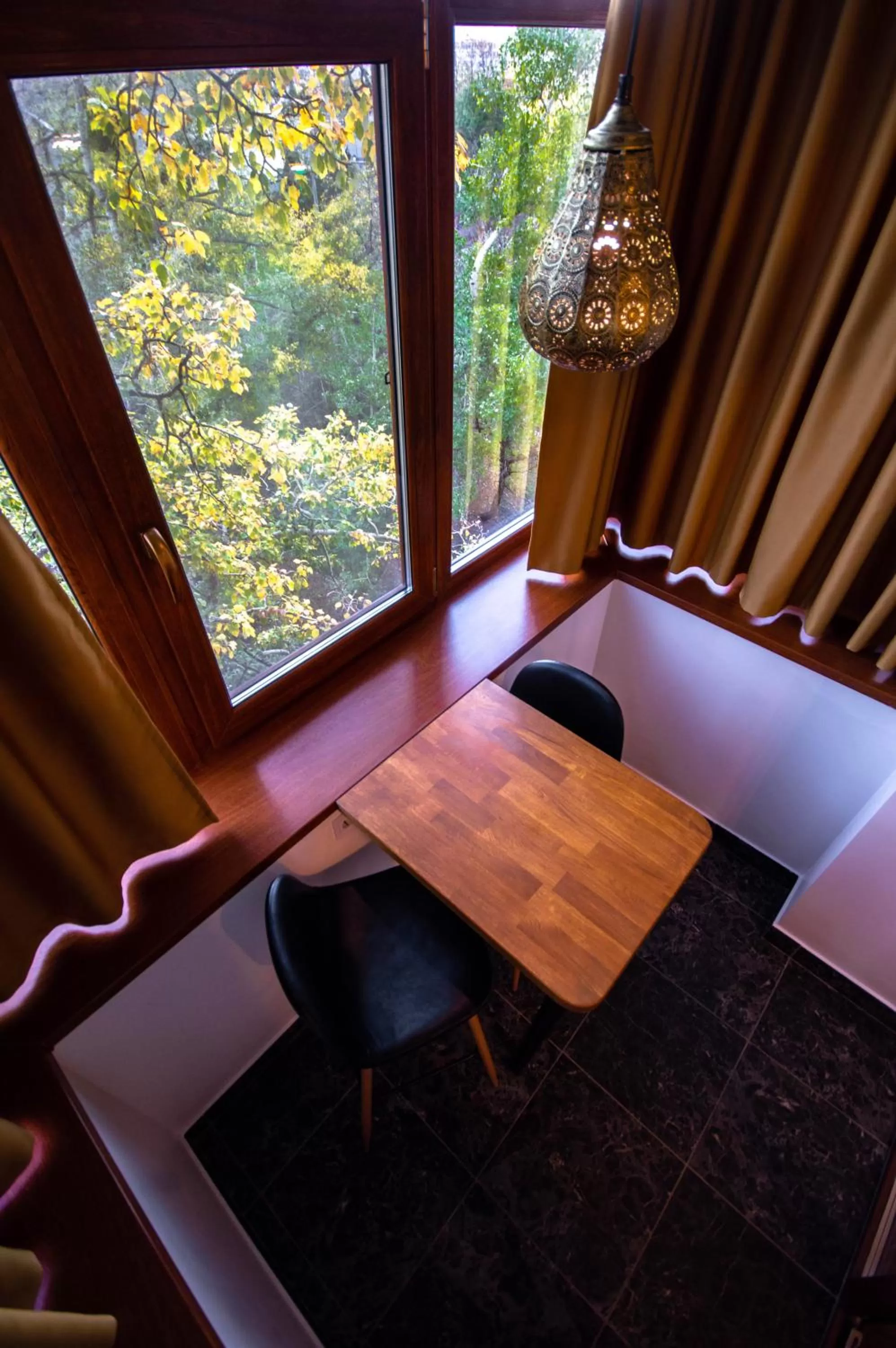 Balcony/Terrace, Bed in Kyiv Panorama Apartments near Gulliver