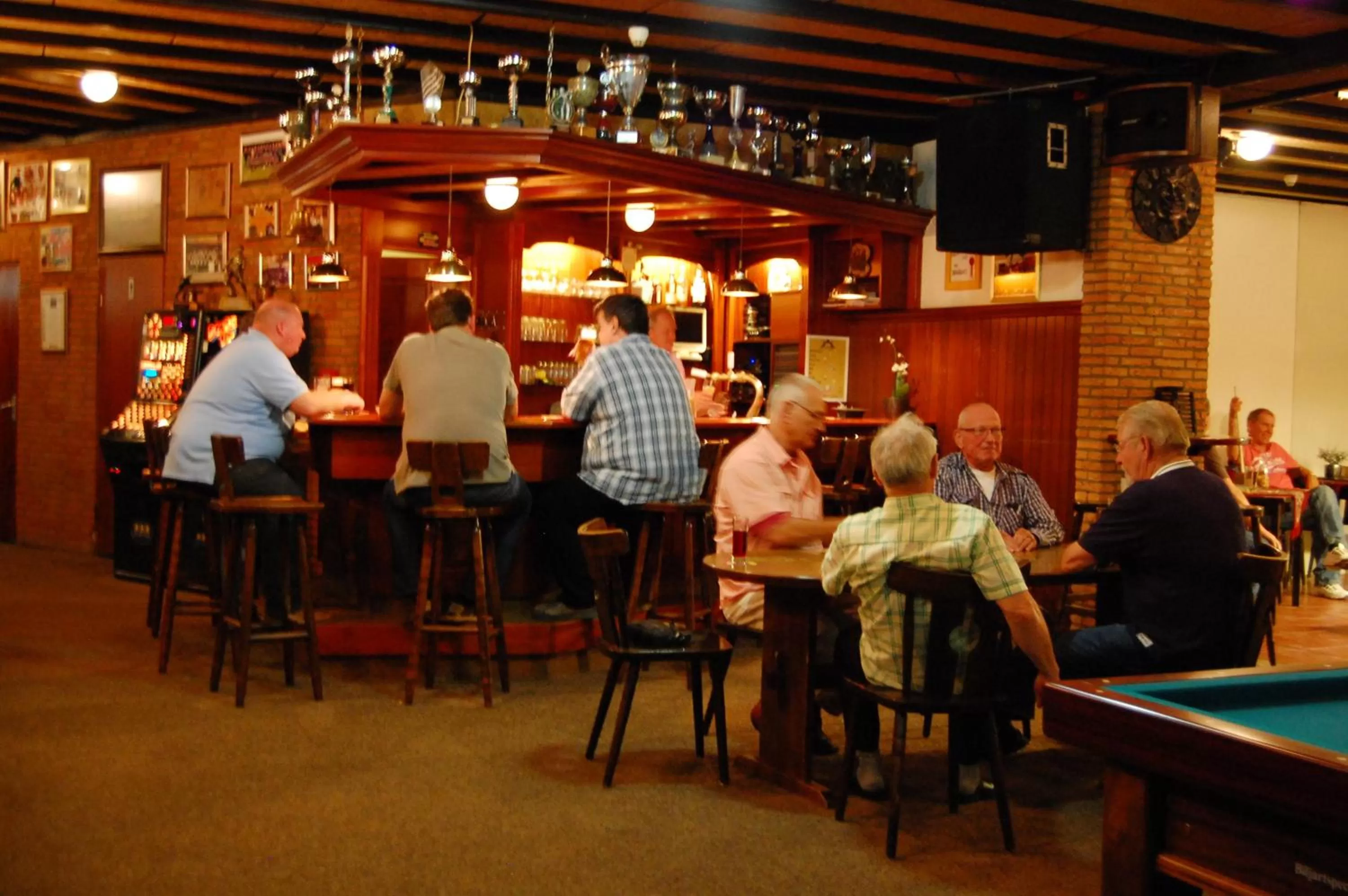 Lounge or bar, Guests in Hotel Cafe 't Zonneke