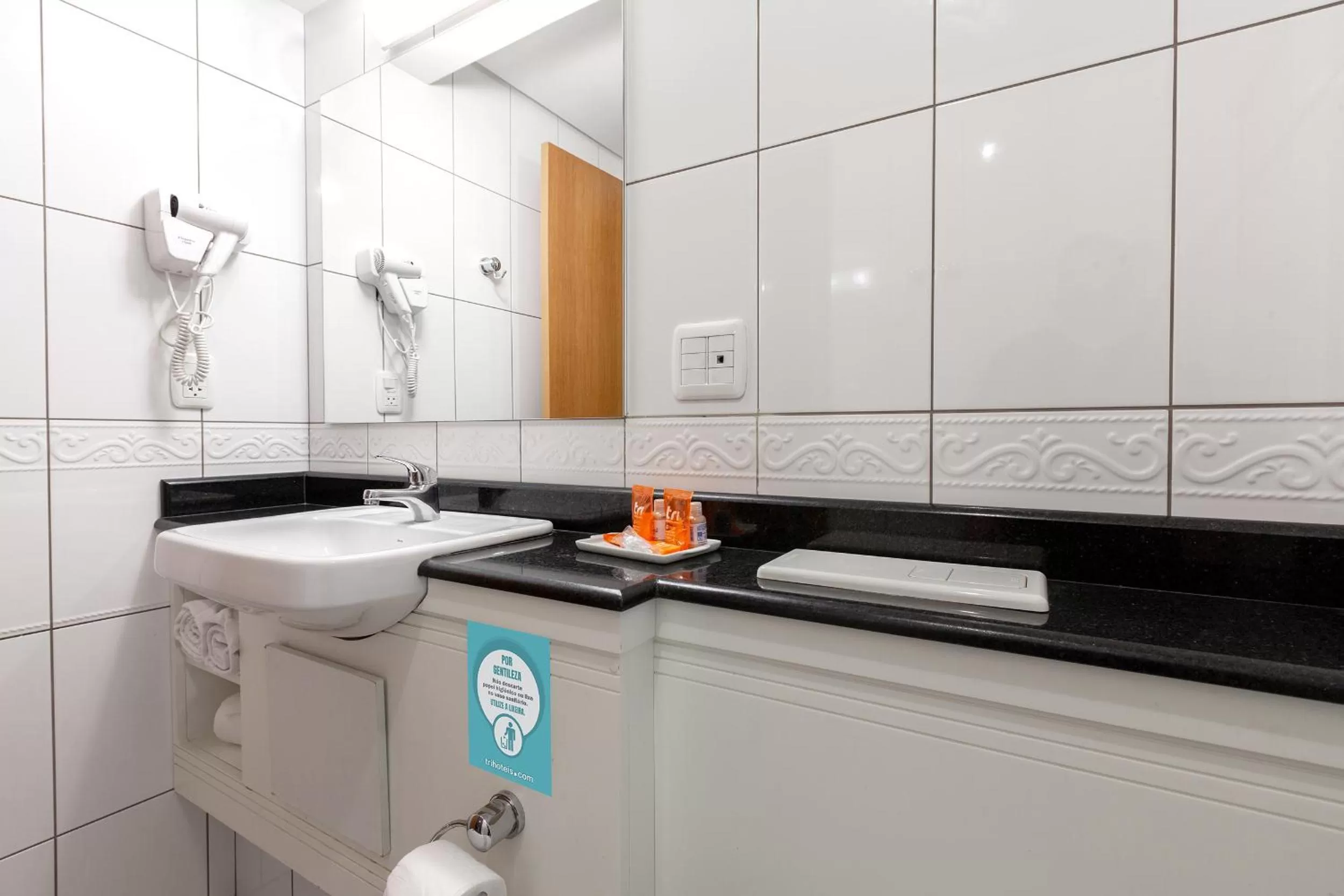 Bathroom in Tri Hotel Executive Caxias