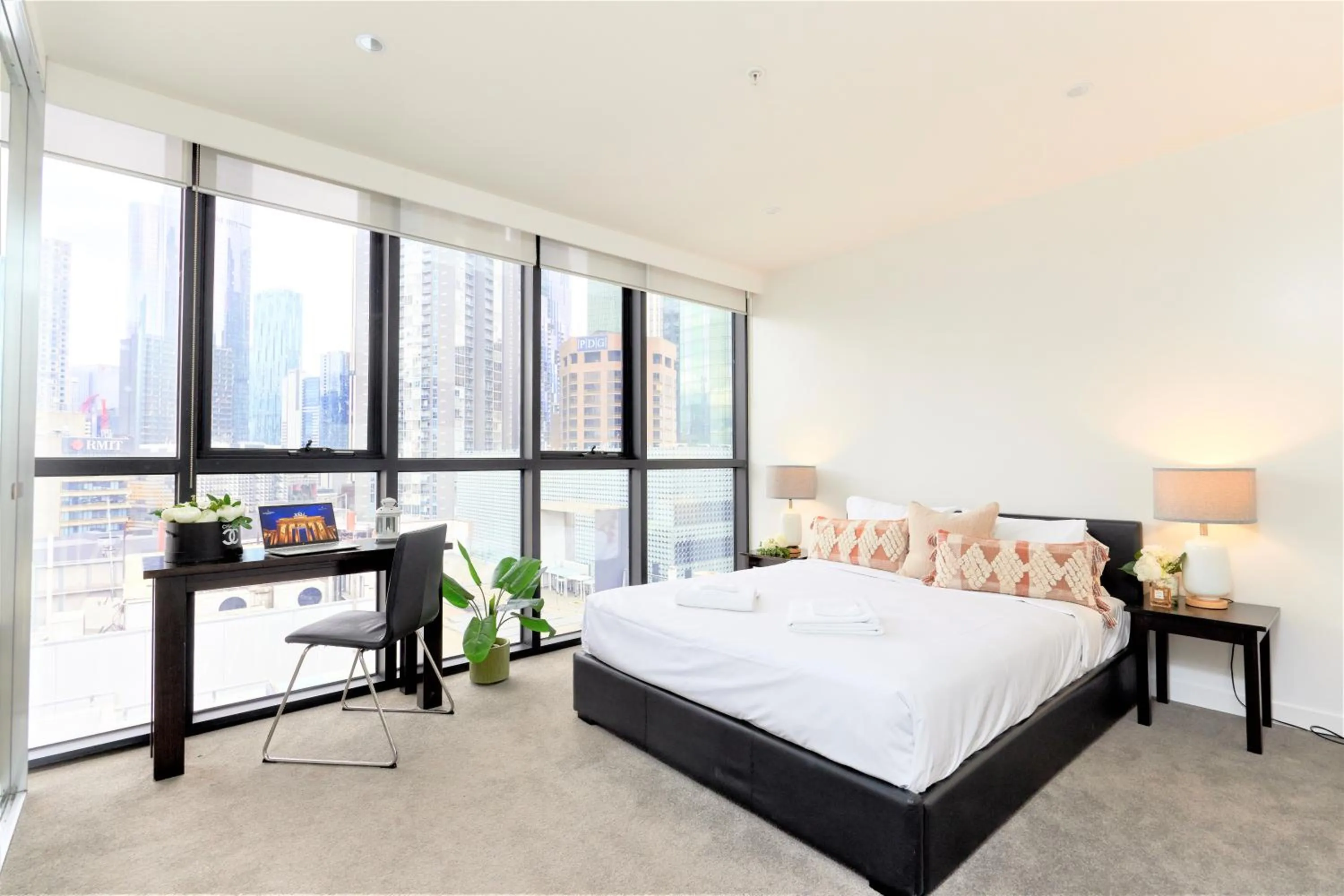 Bedroom, Bed in Arrow on Swanston