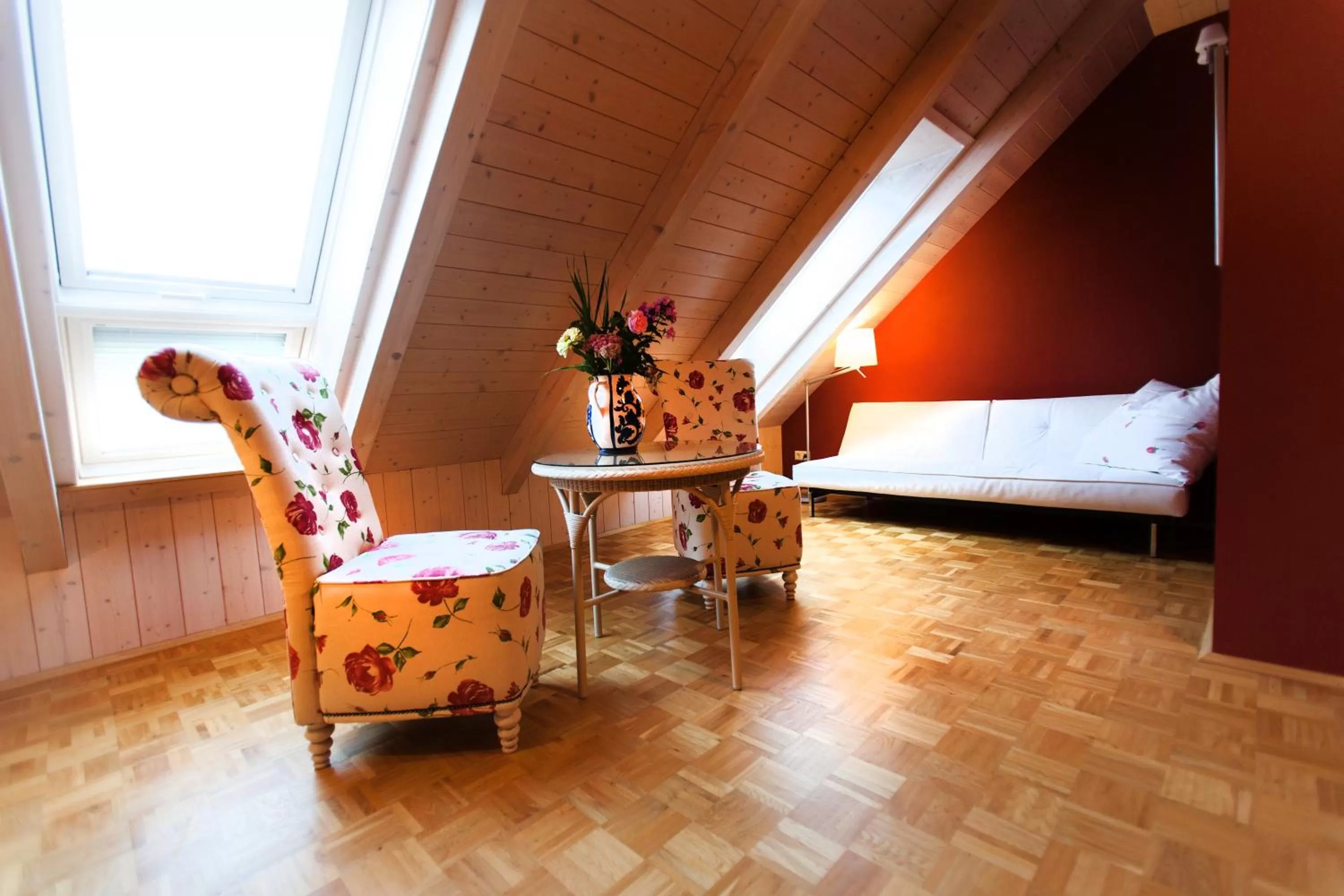 Seating area, Bed in Gästehaus Craintaler Mühle B&B