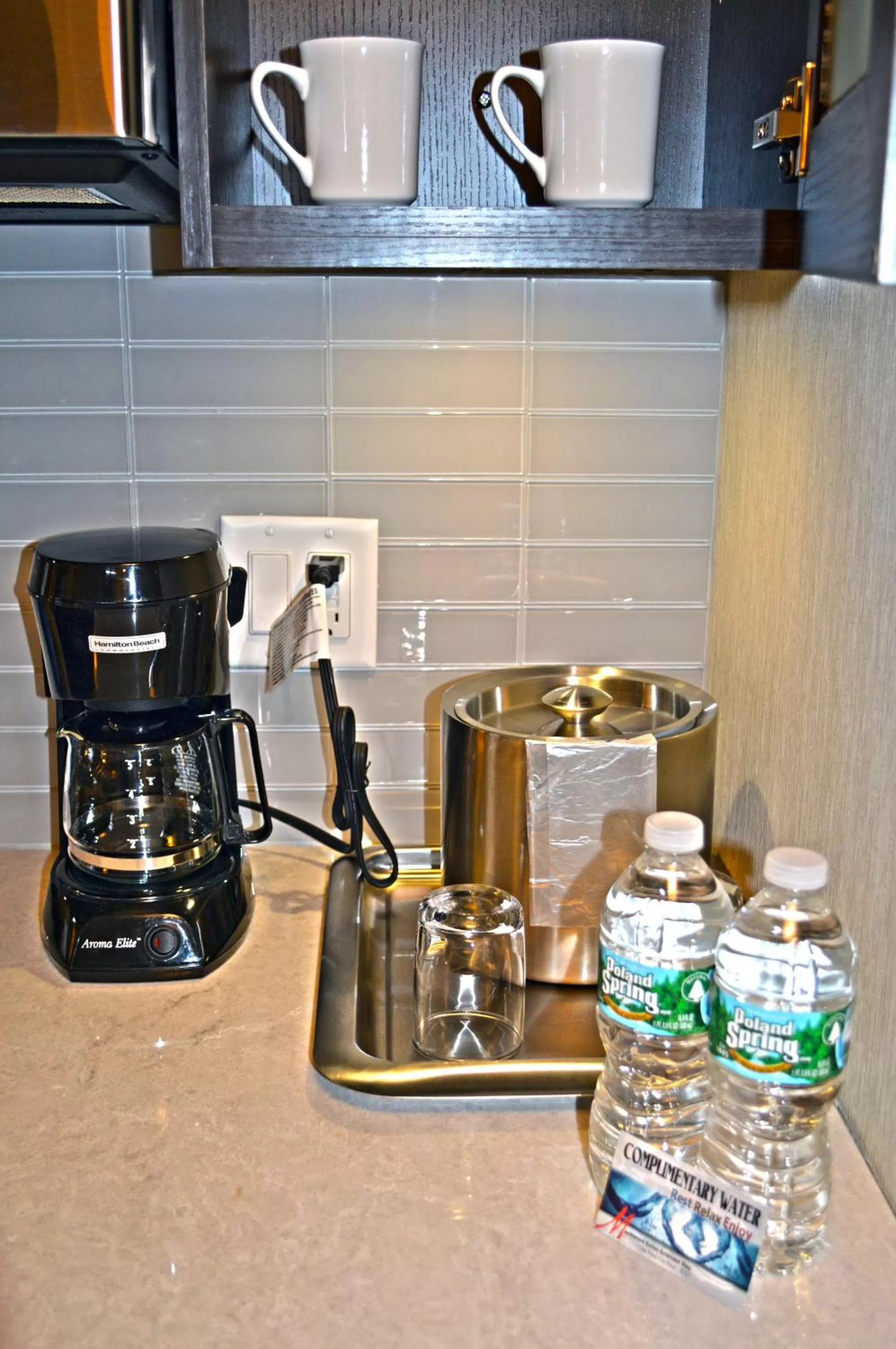 Kitchen or kitchenette in Holiday Inn & Suites Syracuse Airport - Liverpool by IHG