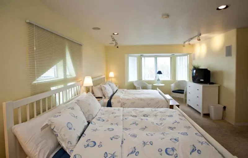 Bed in Driftwood Inn