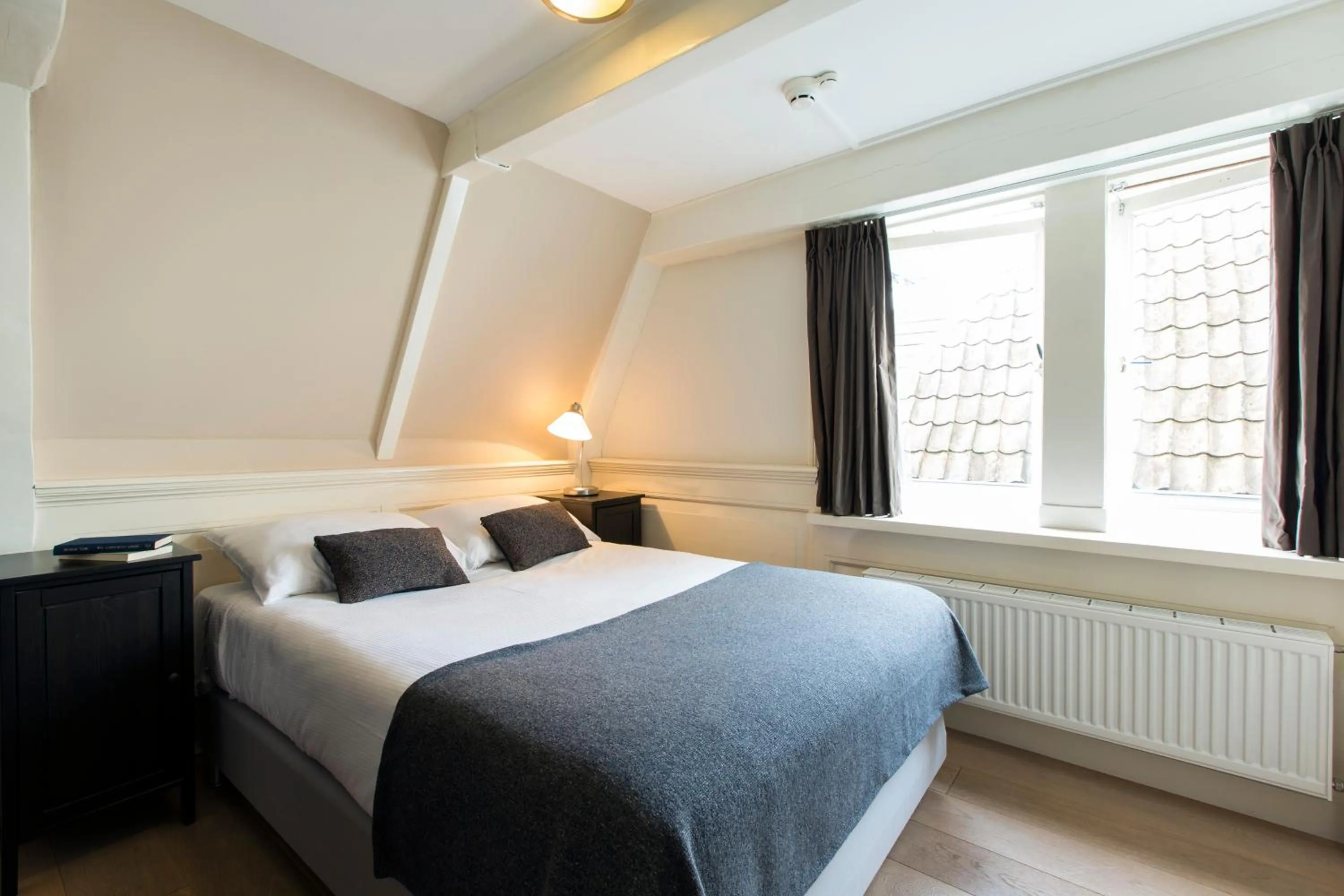 Bedroom, Bed in Grand Canal Boutique Hotel