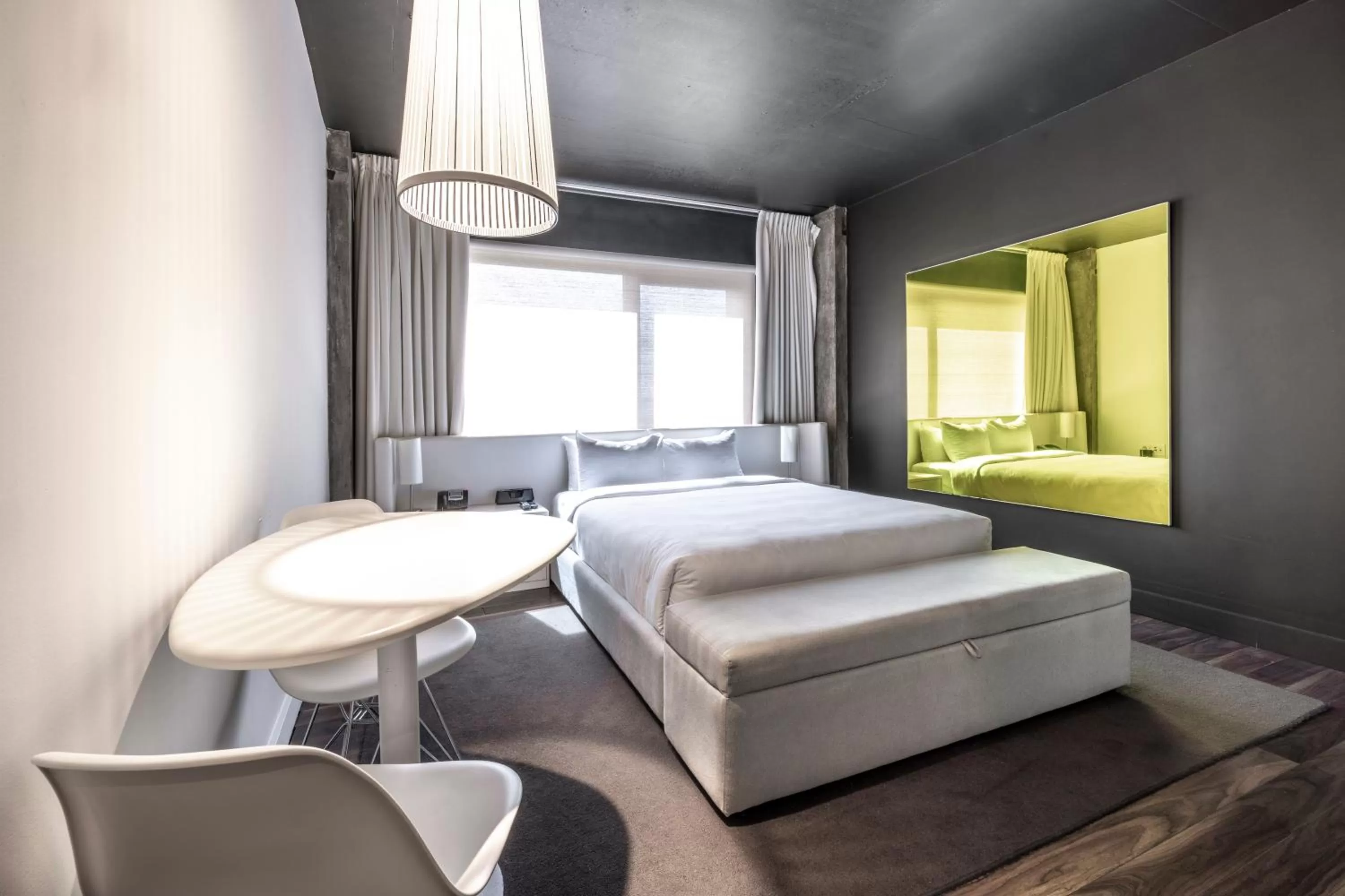 Bedroom, Bed in Hotel Zero 1 Montreal