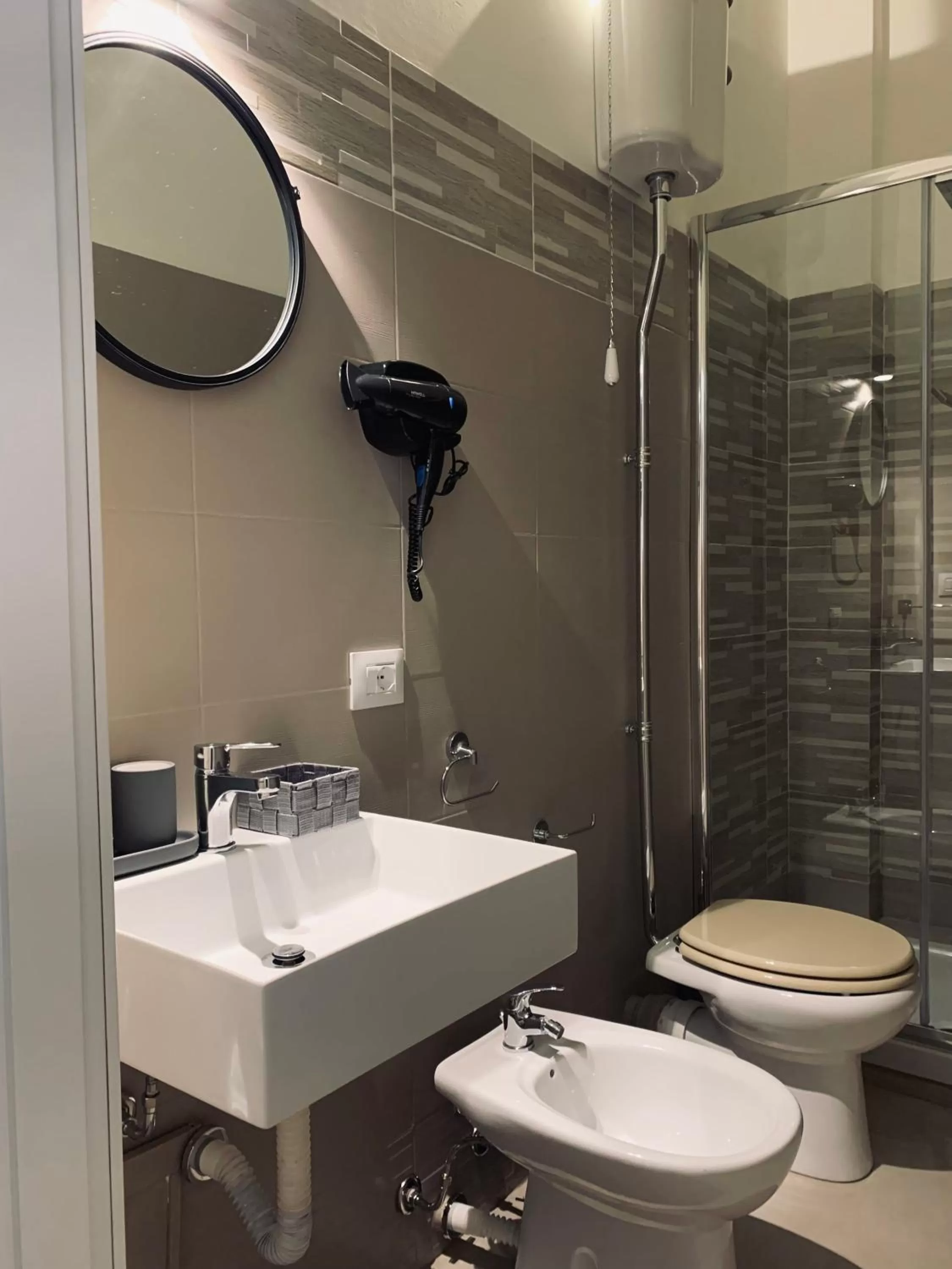 Shower in B&B Ungheria Ottantaquattro