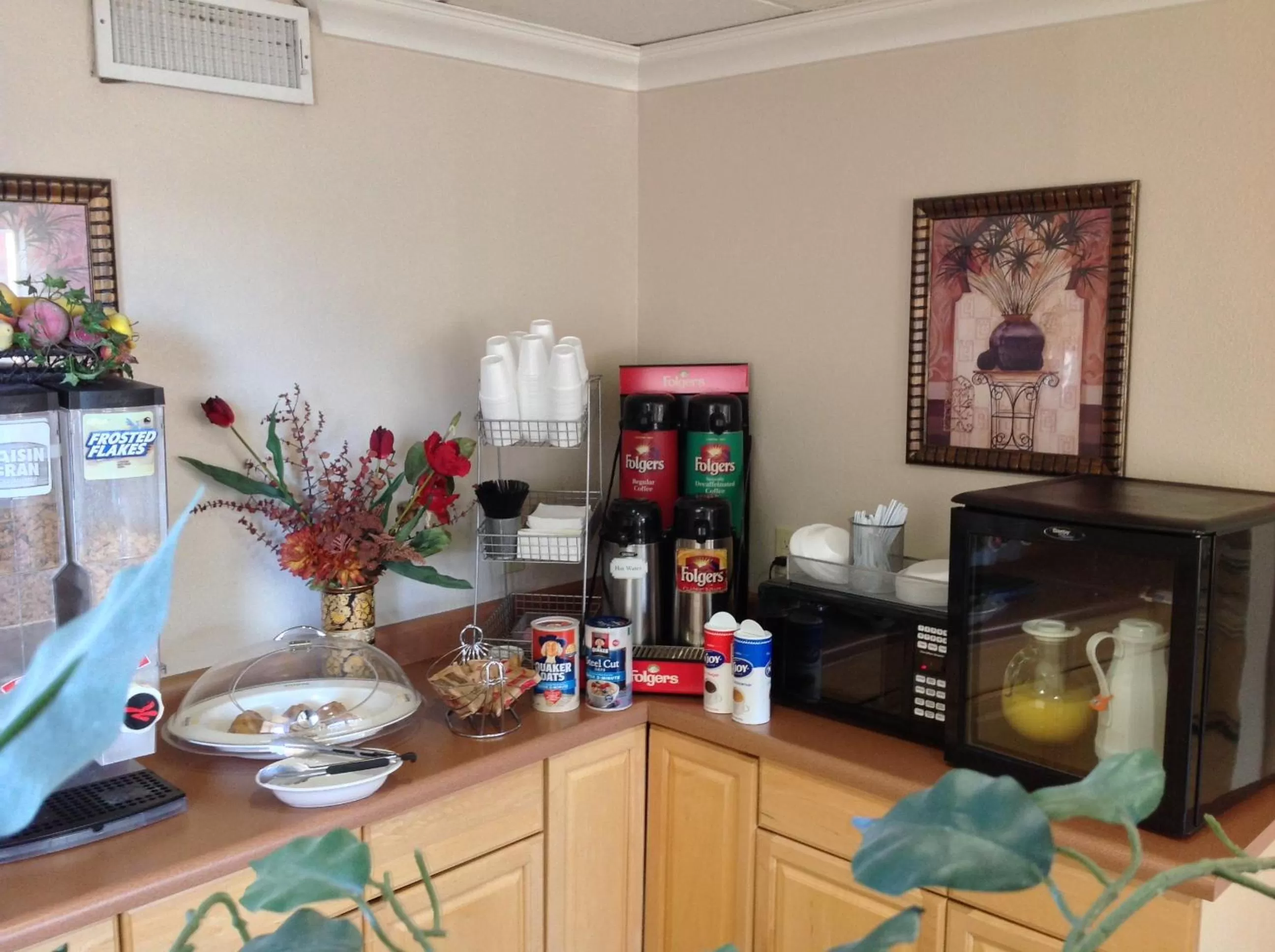 Food and drinks in Knights Inn Longview