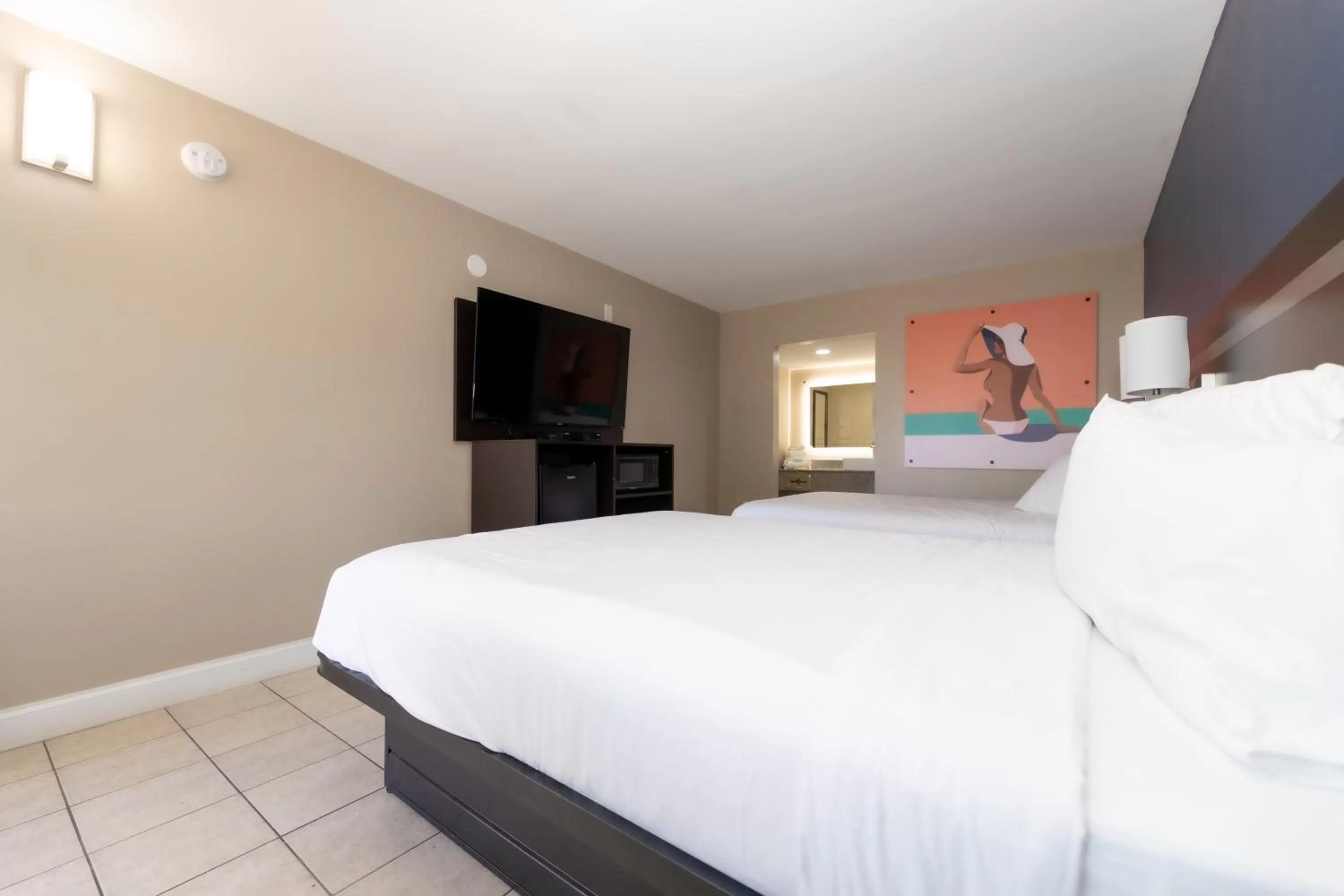 TV and multimedia, Bed in Seaside Sands Inn