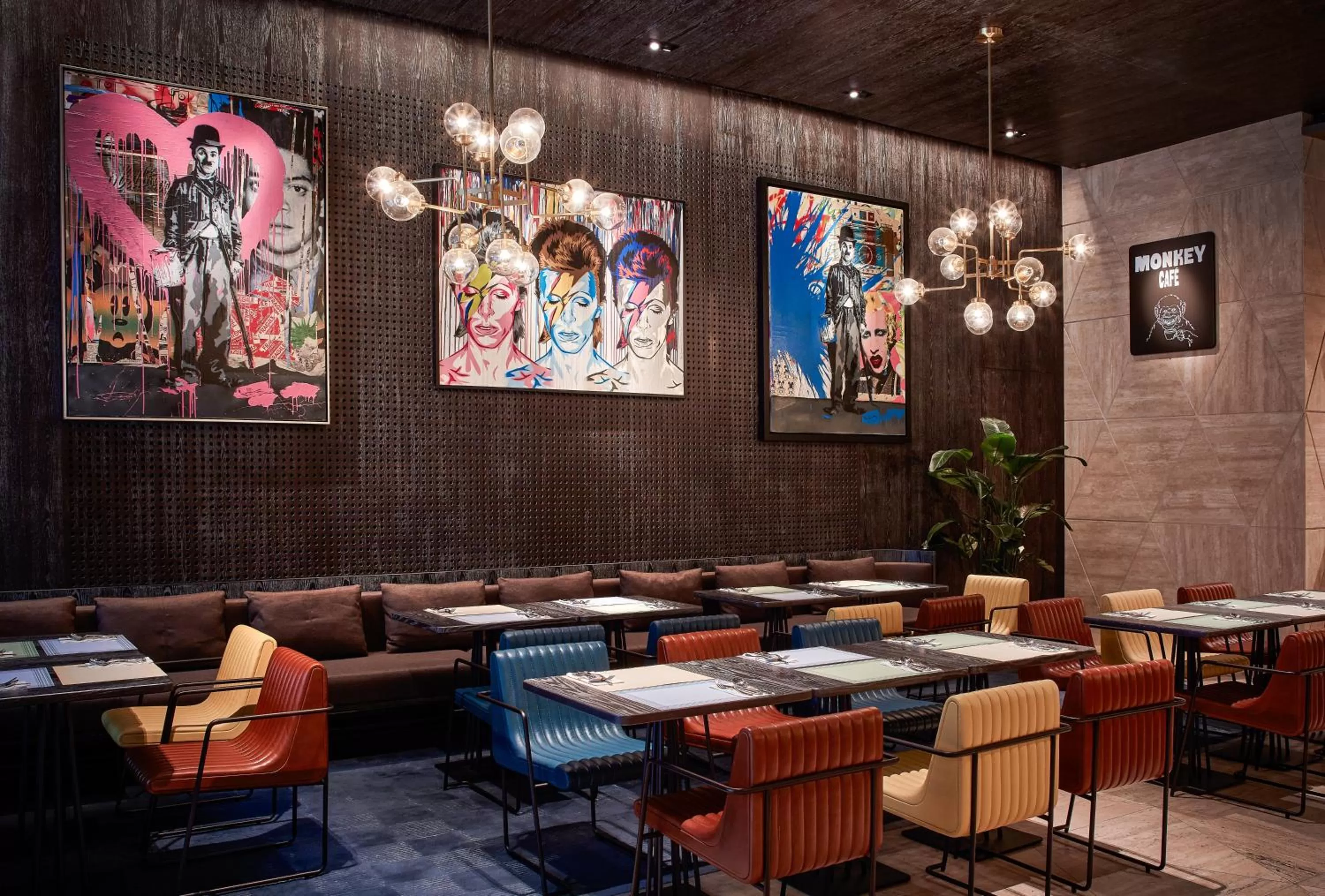 Restaurant/places to eat in The Emperor Hotel