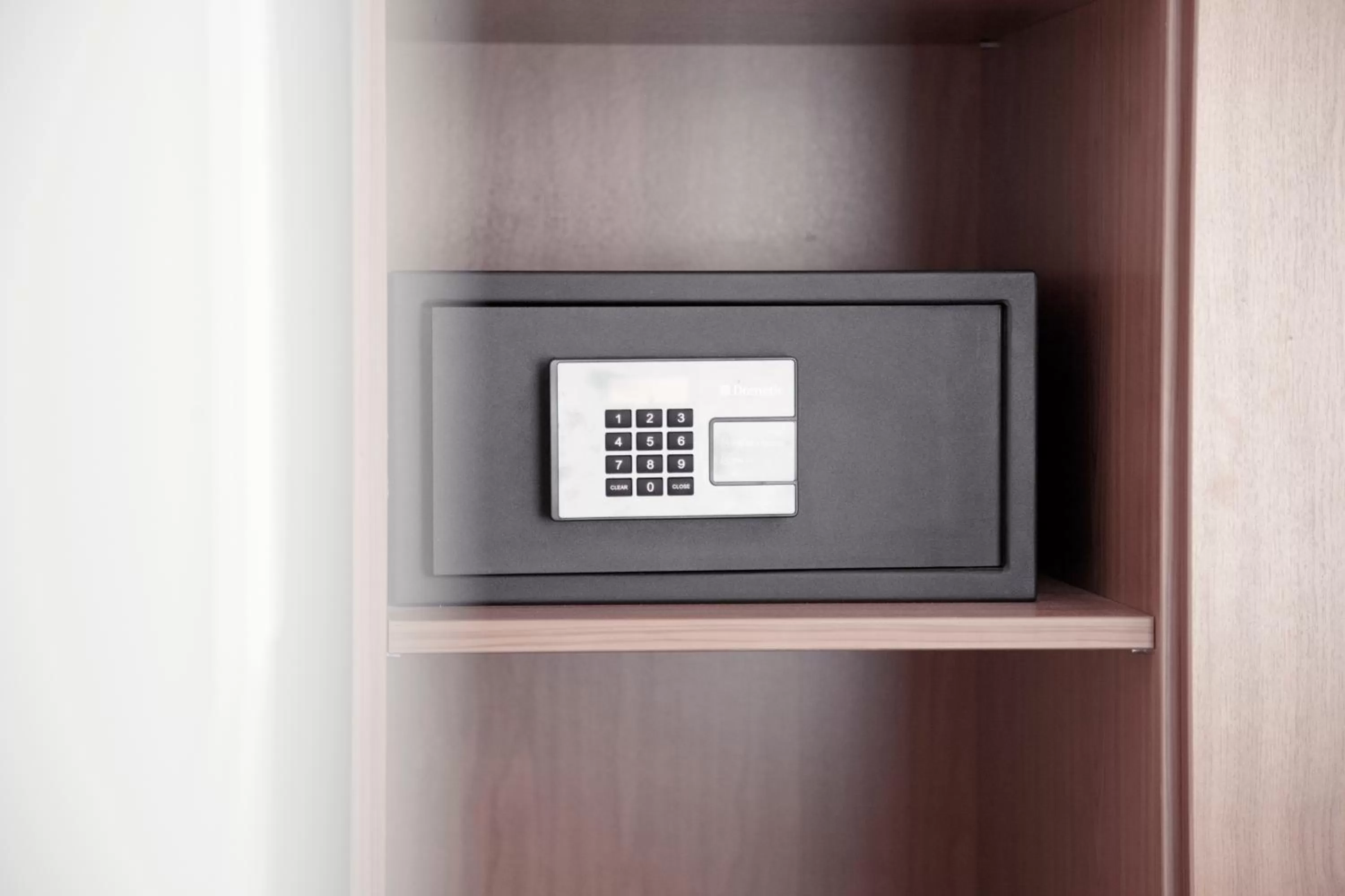 Decorative detail in Les Nations