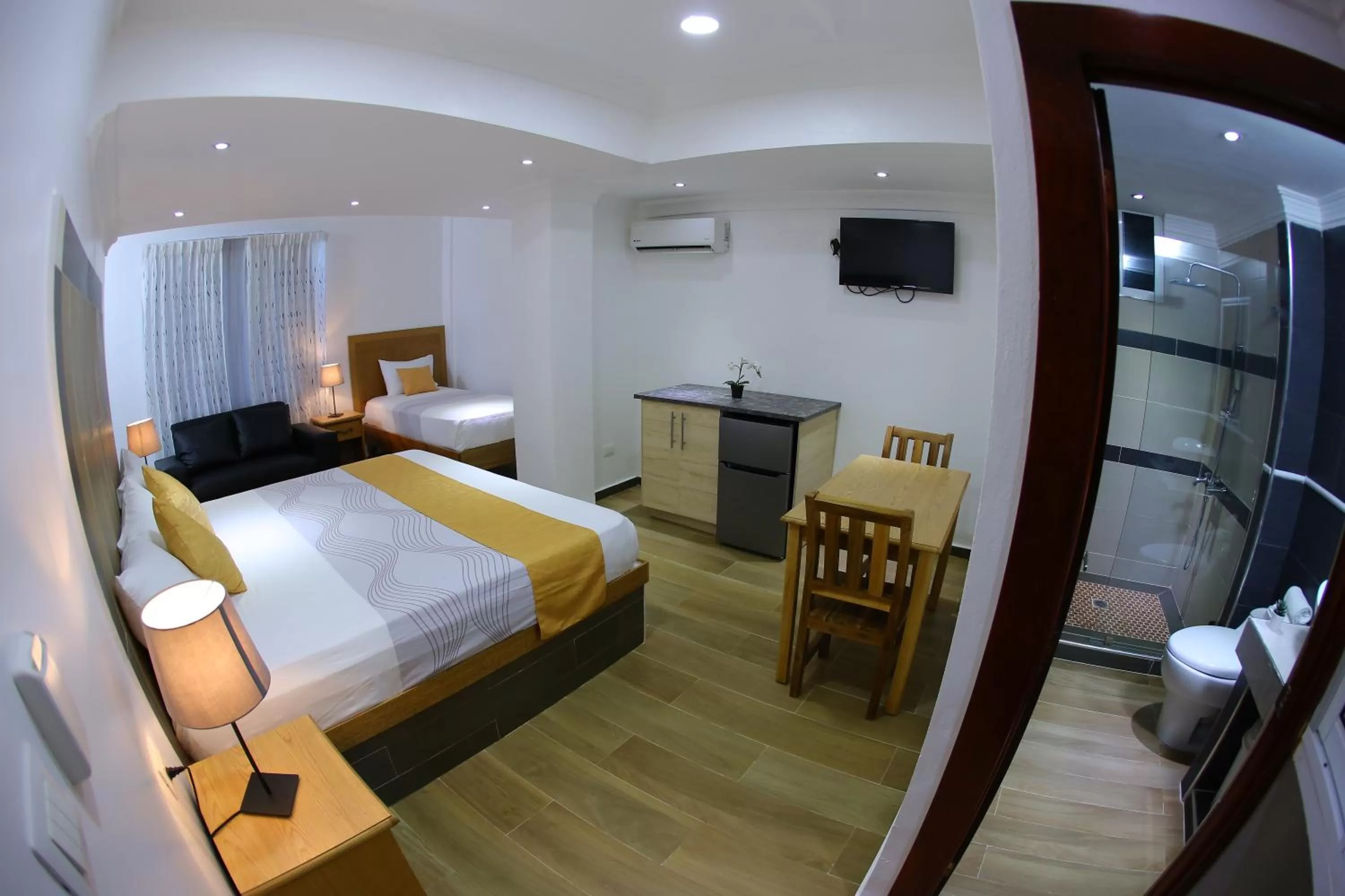 Bathroom, Bed in Hotel Vicentina