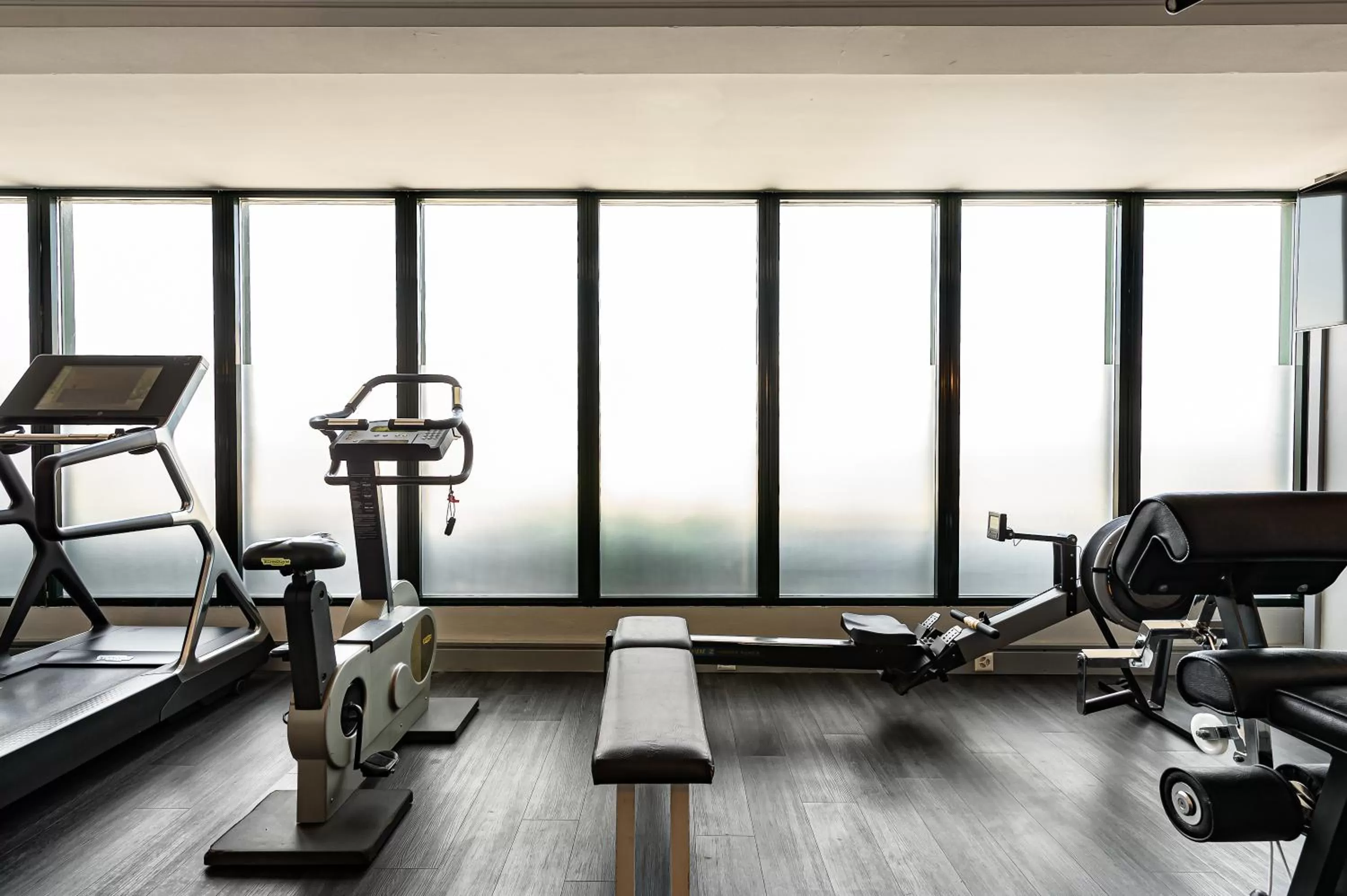 Fitness centre/facilities in Royal Manotel