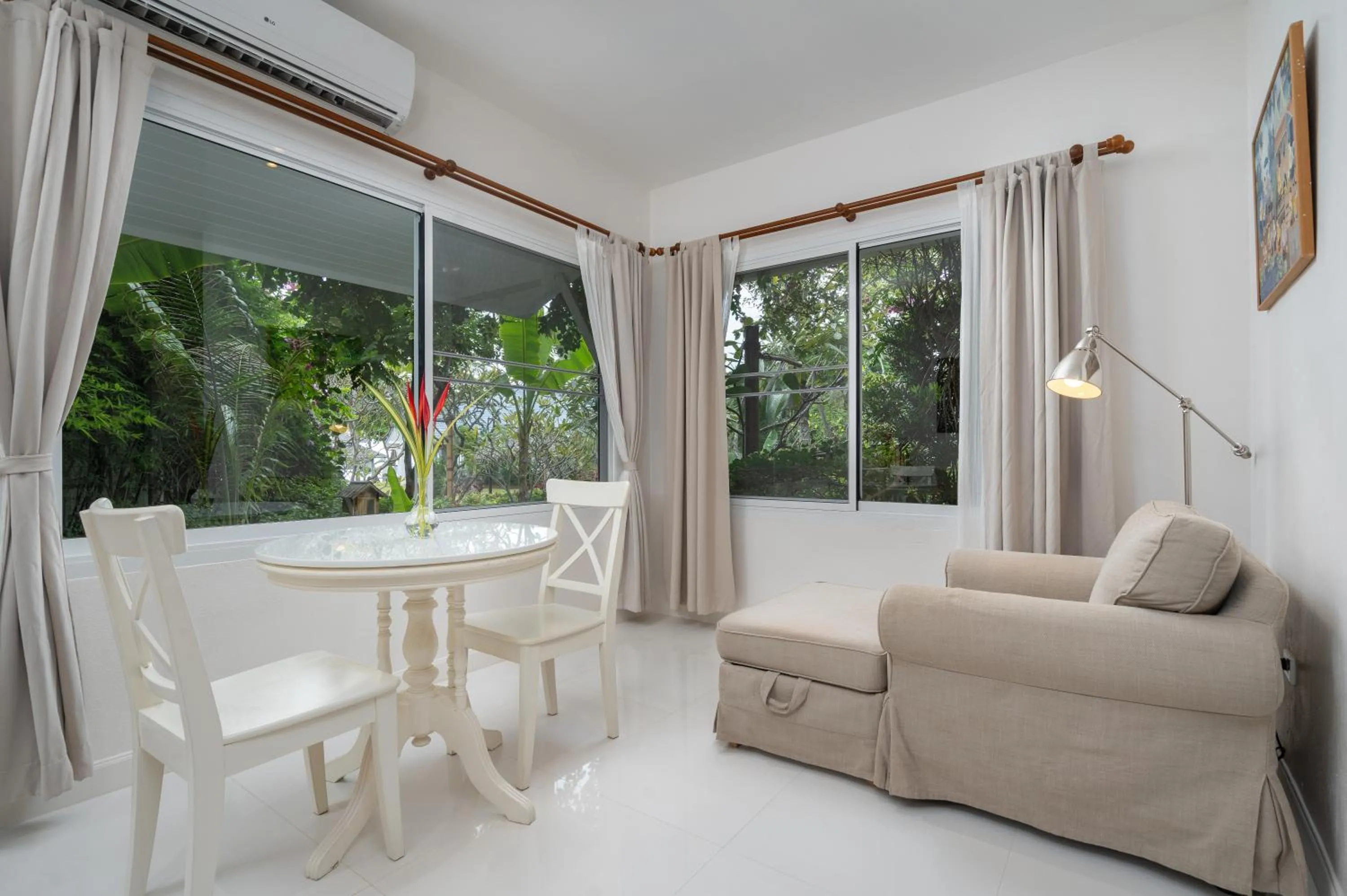 Seating area in King's Garden Resort - SHA Plus