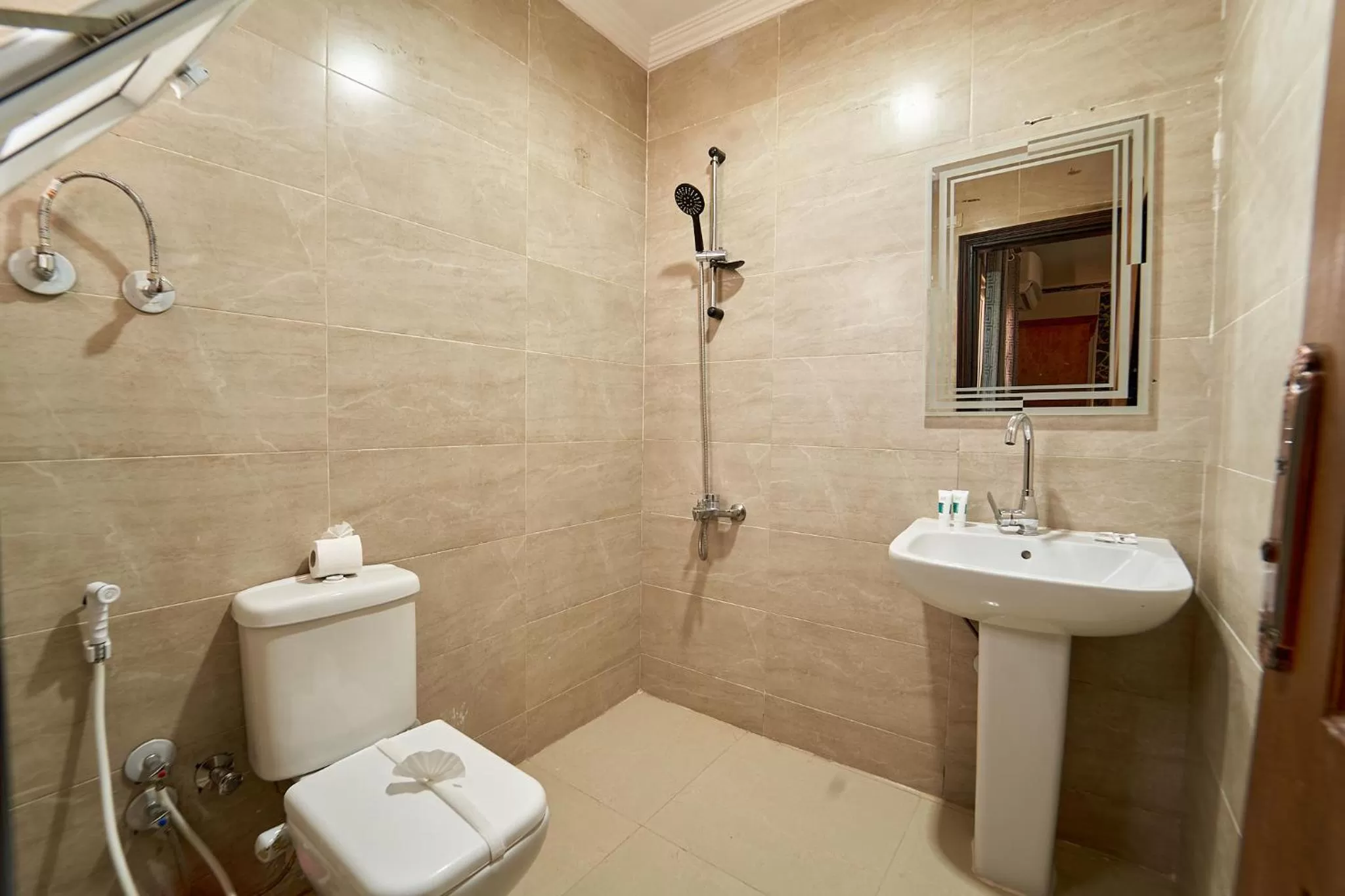 Bathroom in Gardenia Inn Hotel