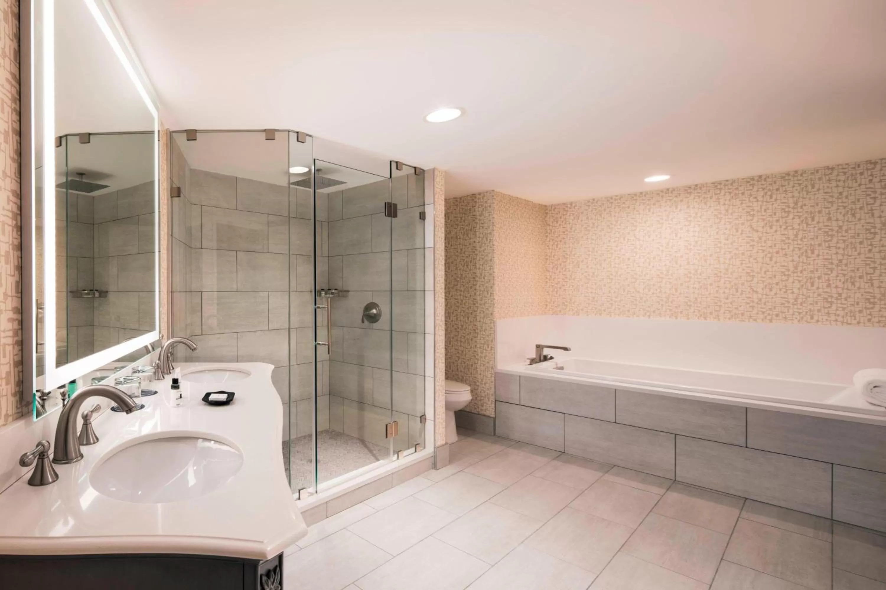 Bathroom in Sheraton Mahwah