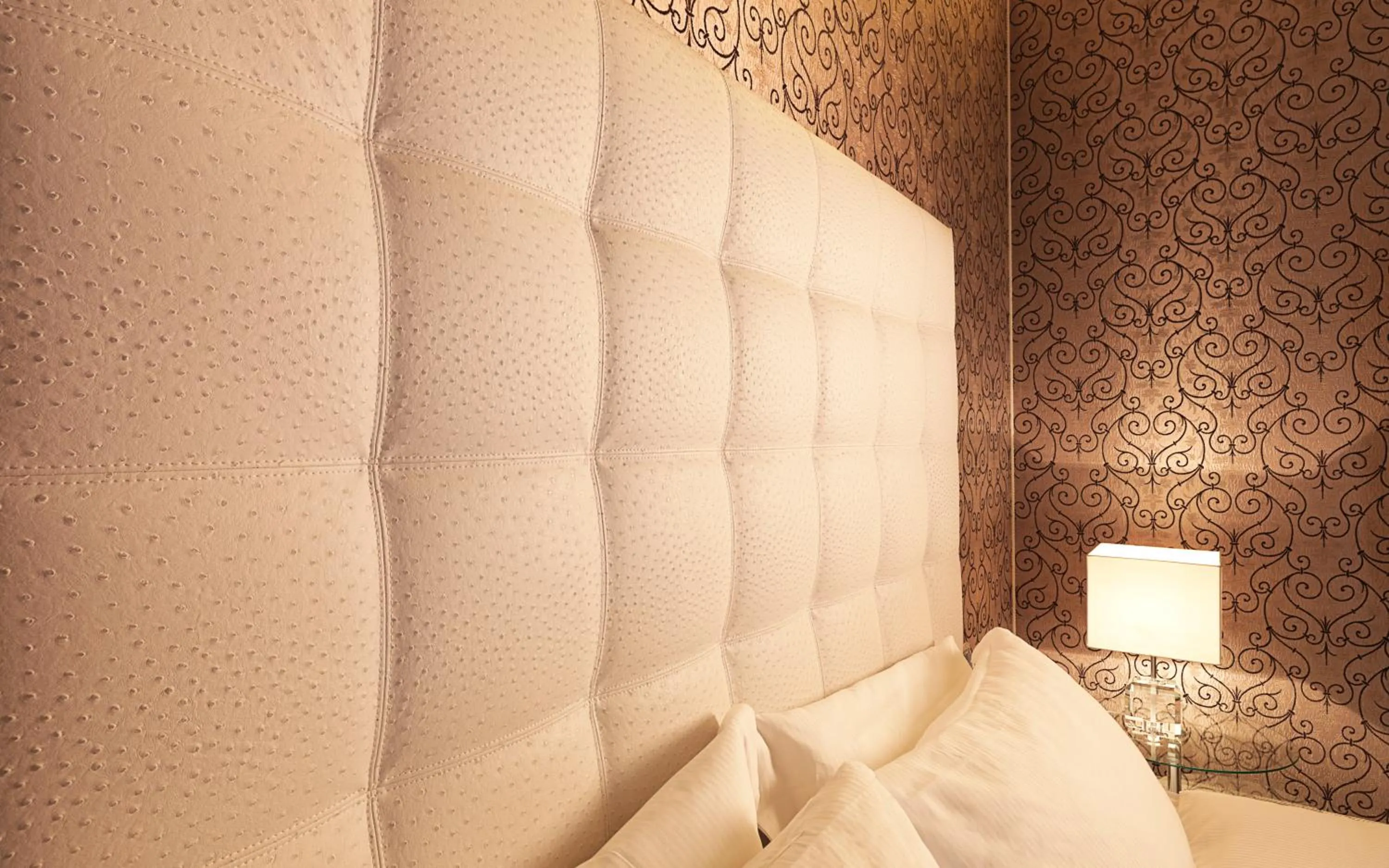 Bedroom, Bed in Spagna Royal Suite