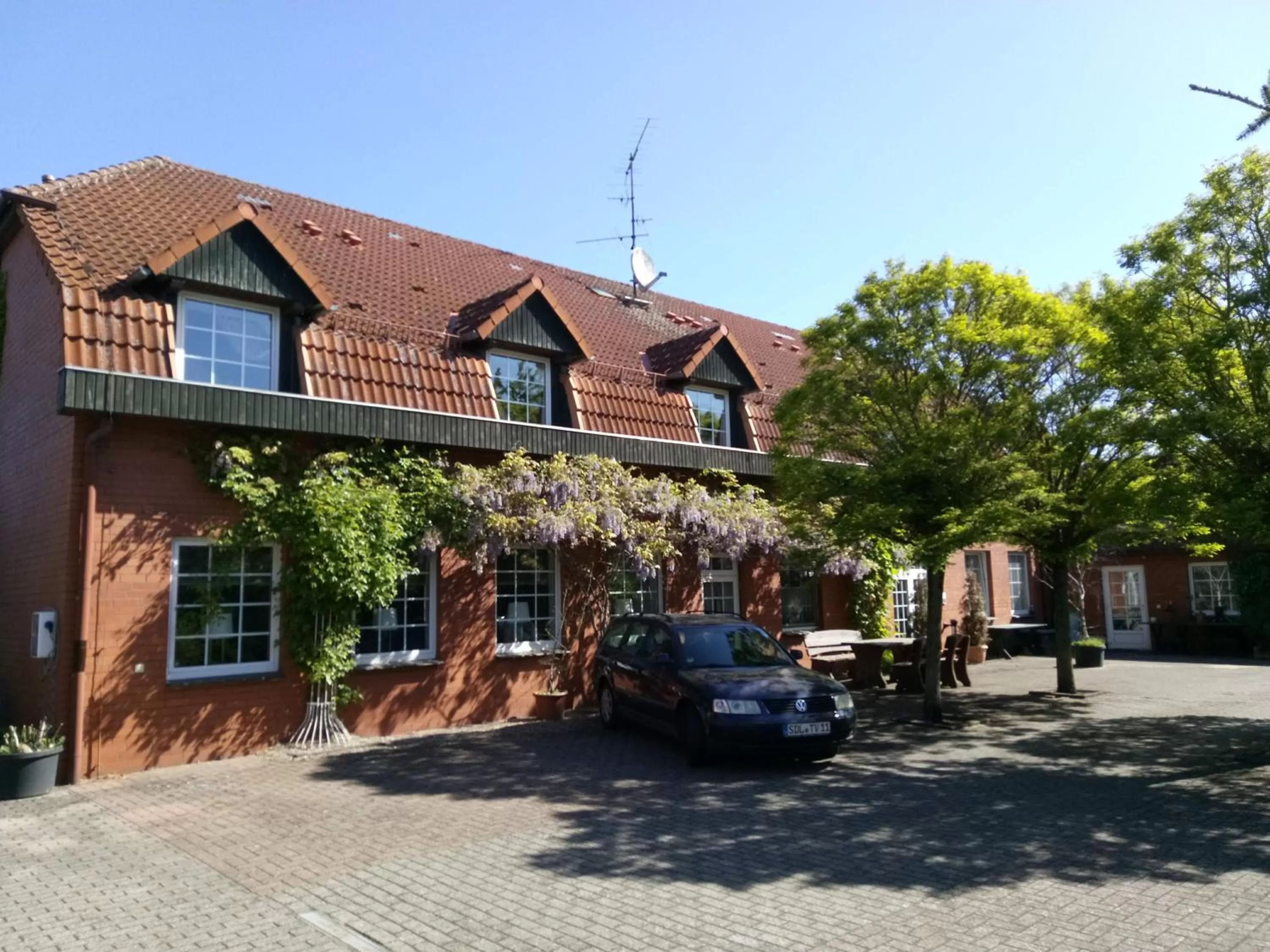 Property building in Hotel Leppiner Hof - B&B FRÜHSTÜCKSPENSION