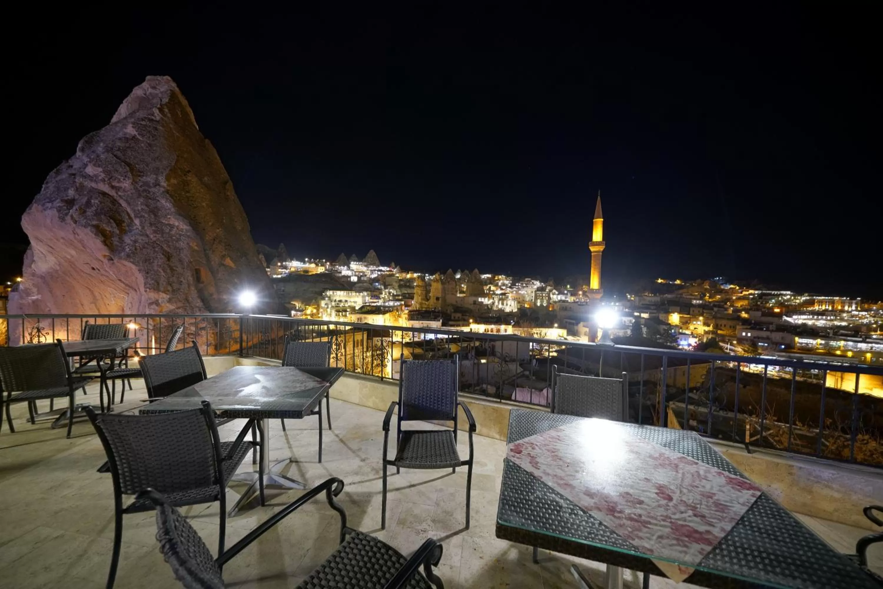 Patio in Arch Palace