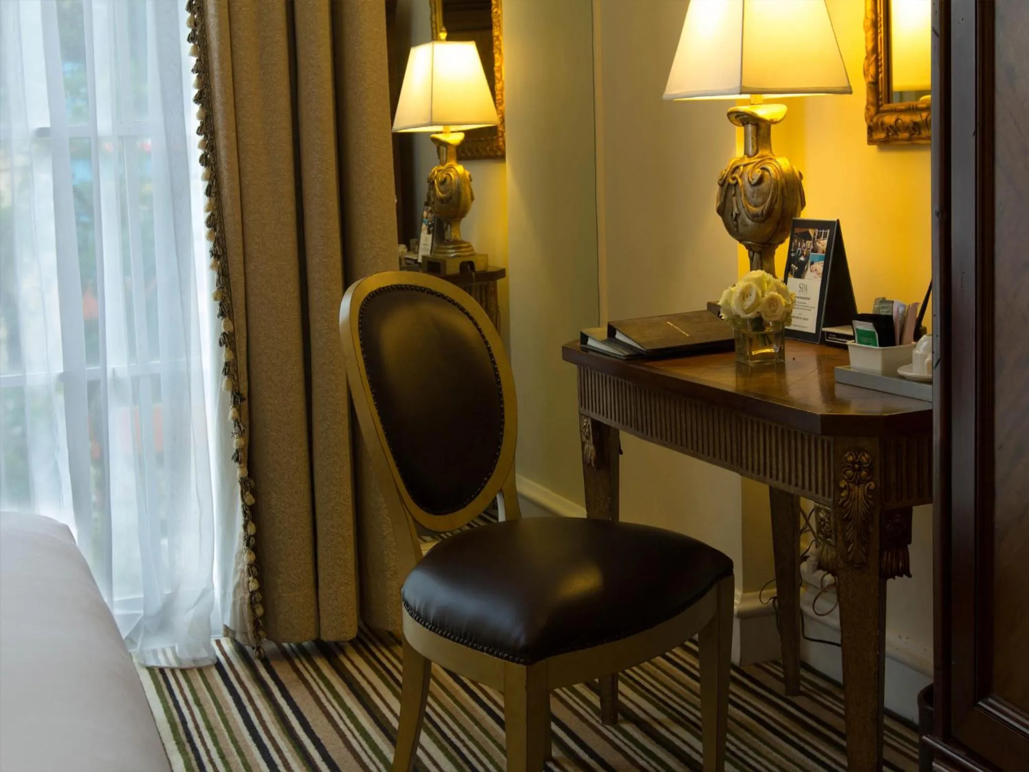 Seating area in Hotel Gran Mahakam