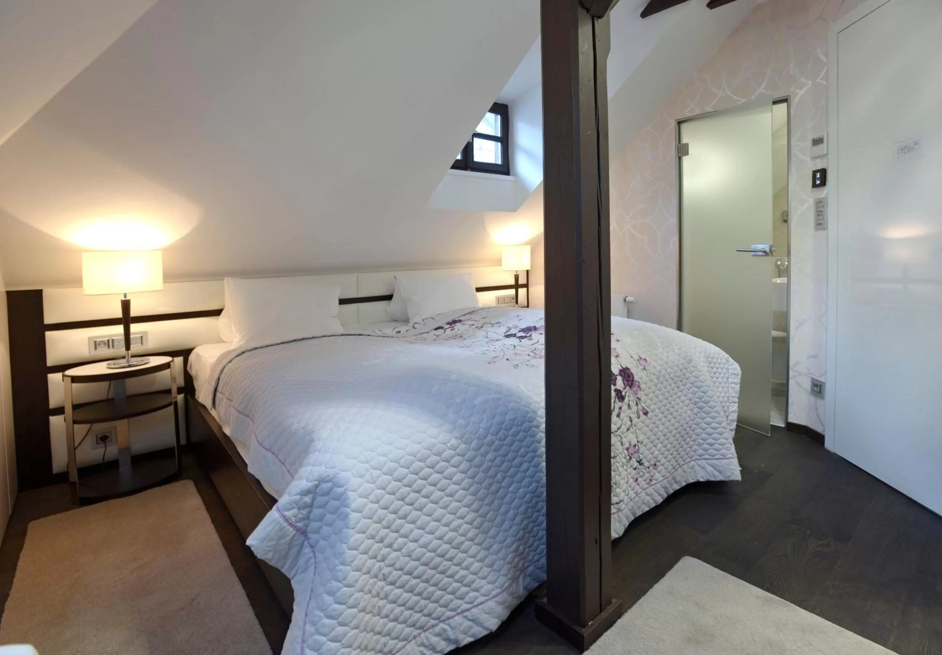 Bedroom, Bed in Hotel Grand