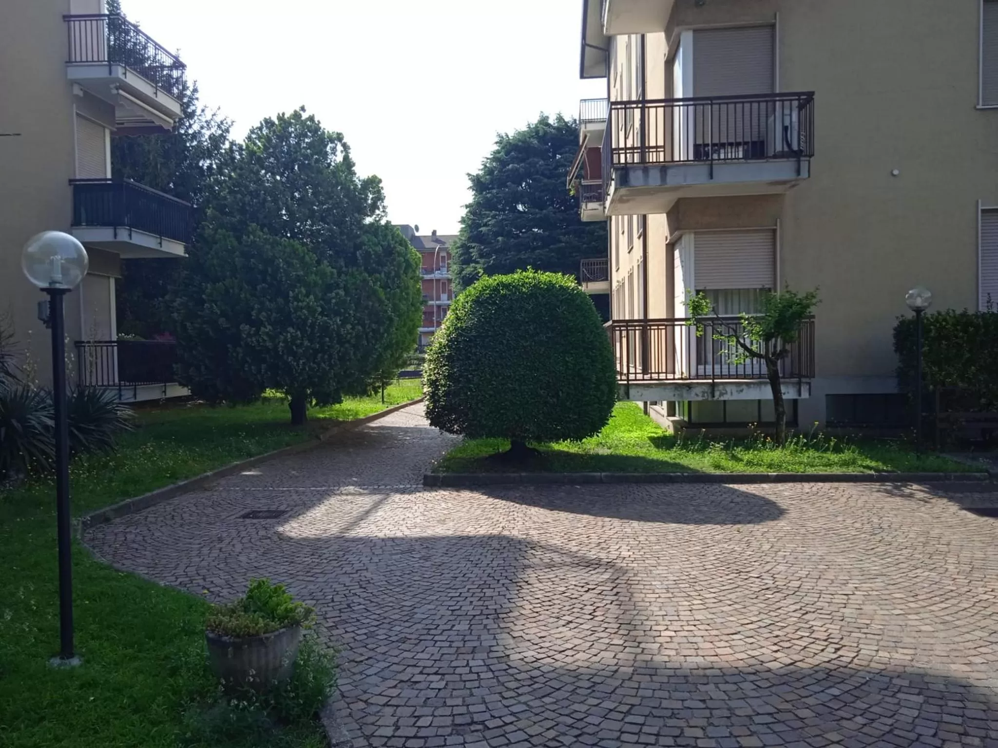 Property Building in Como 3 B&B