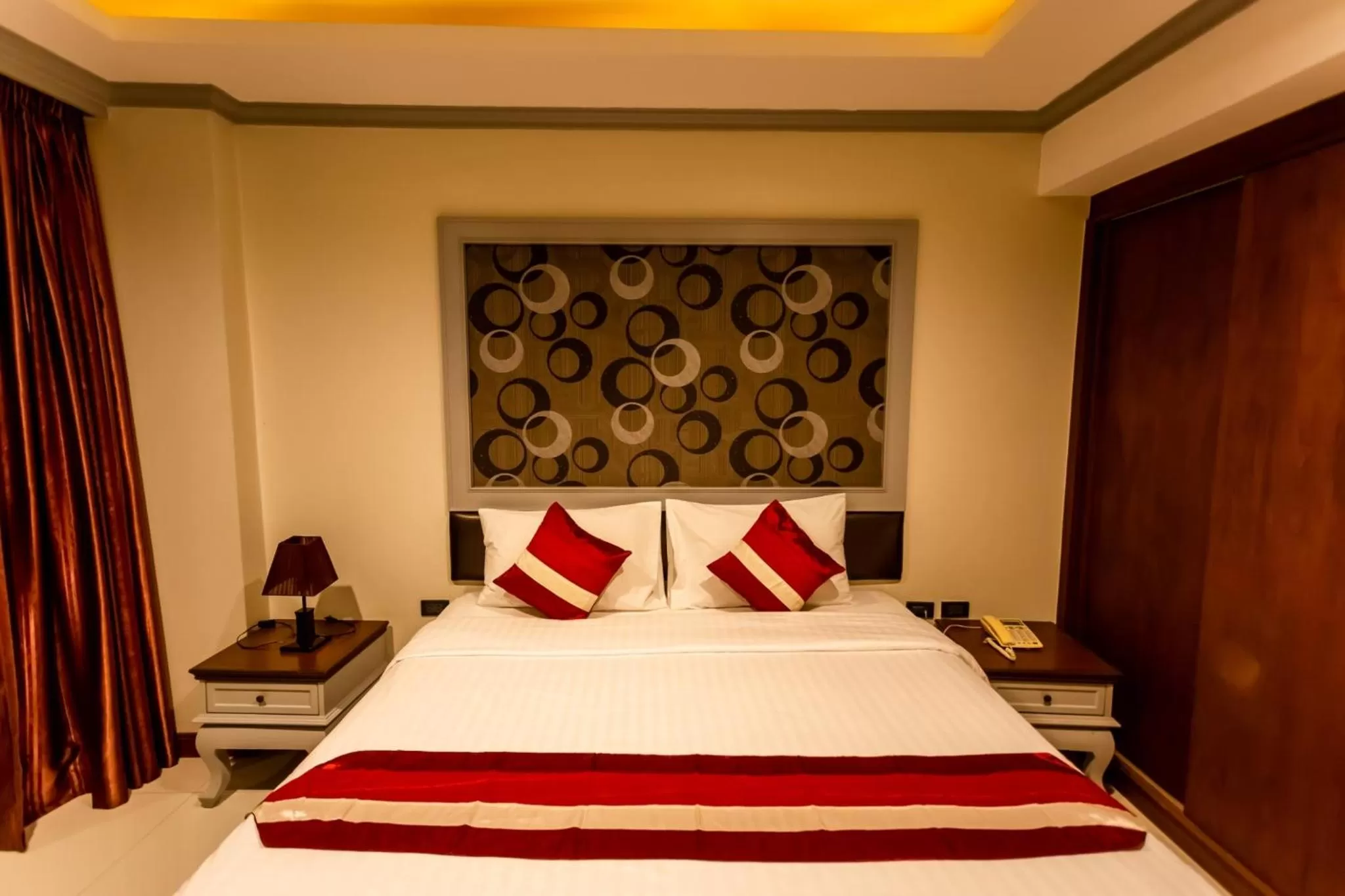 Photo of the whole room, Bed in Honey Boutique Hotel