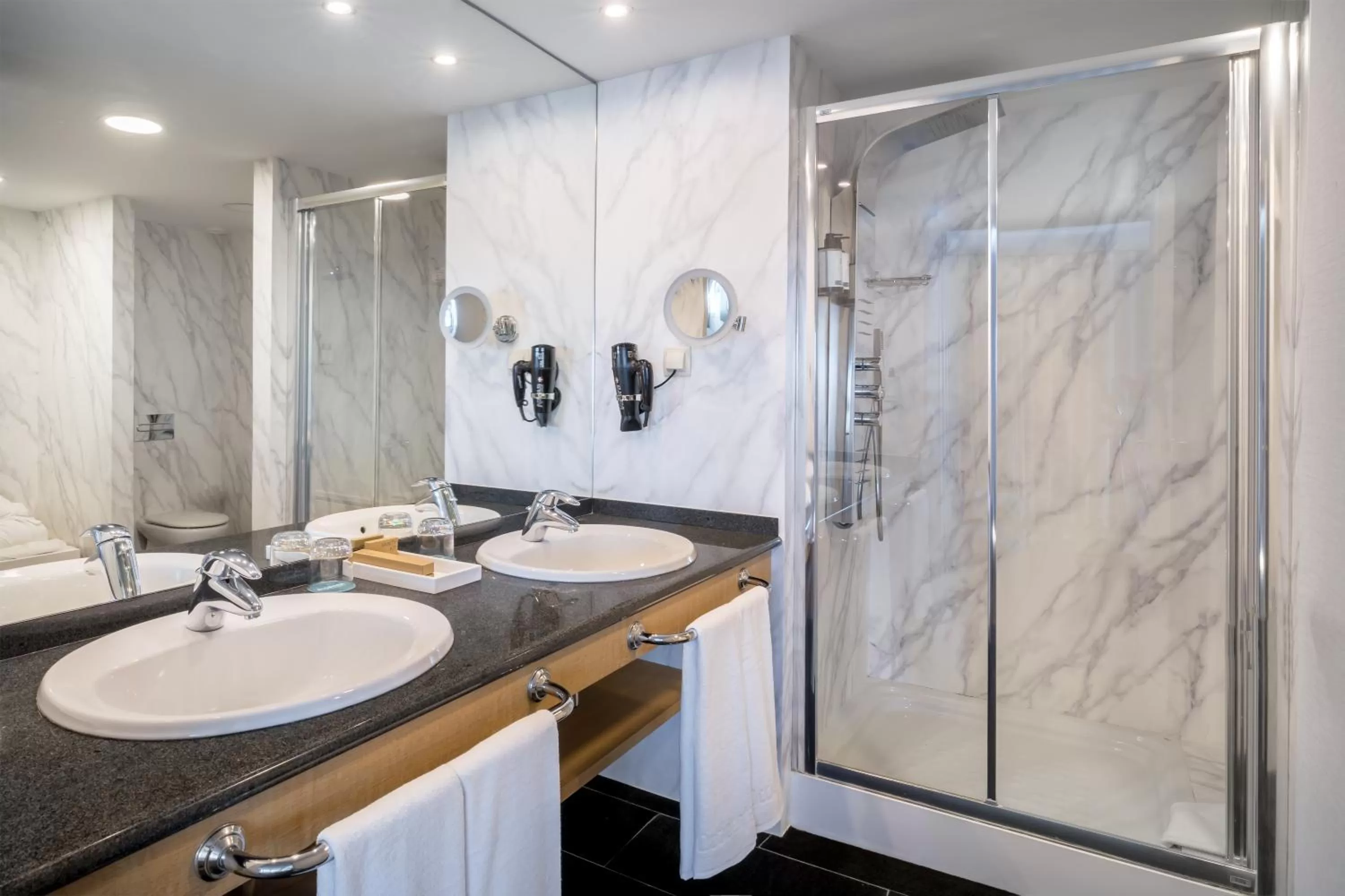 Shower in Occidental Atenea Mar - Adults Only