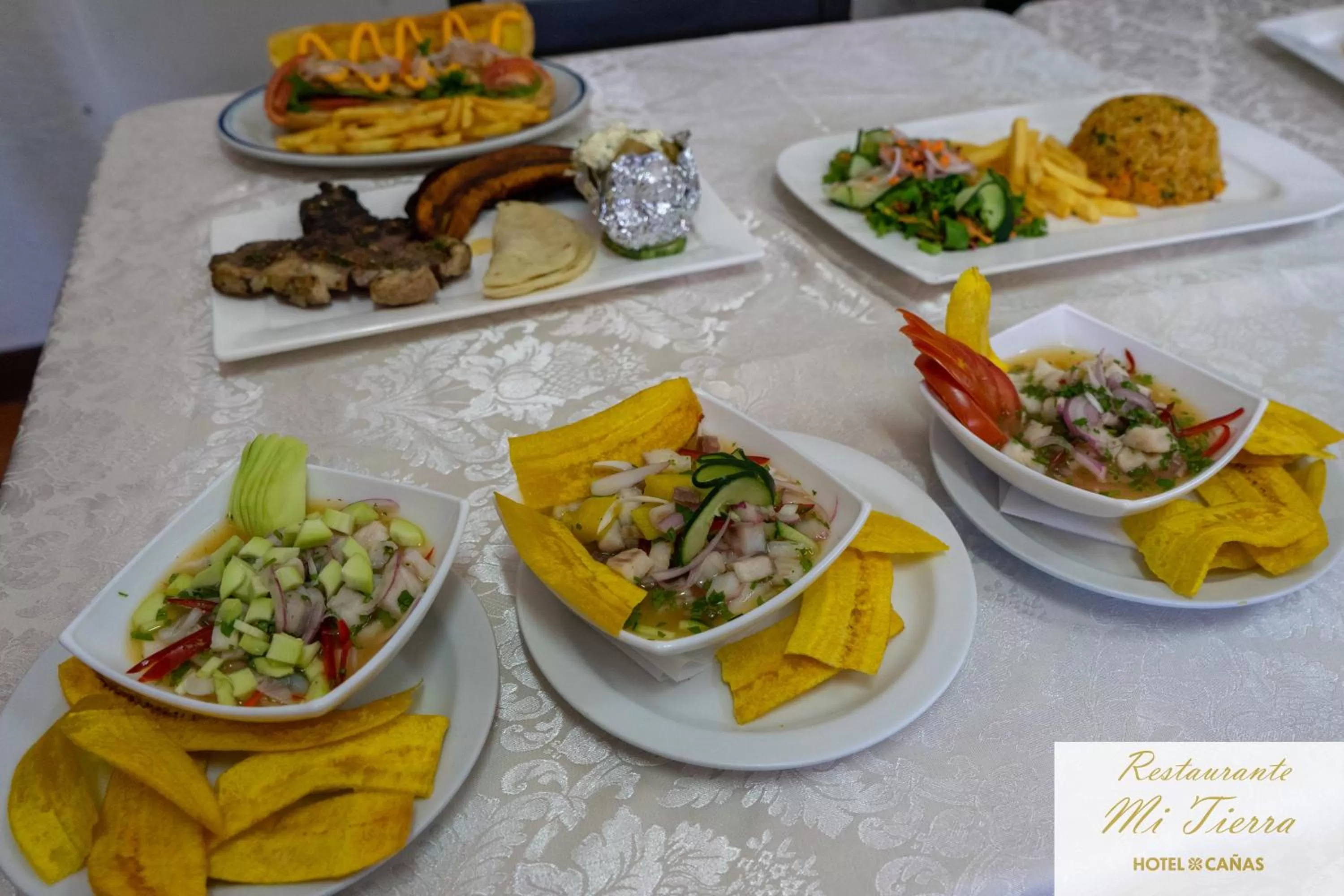 Breakfast, Lunch and Dinner in Hotel Cañas