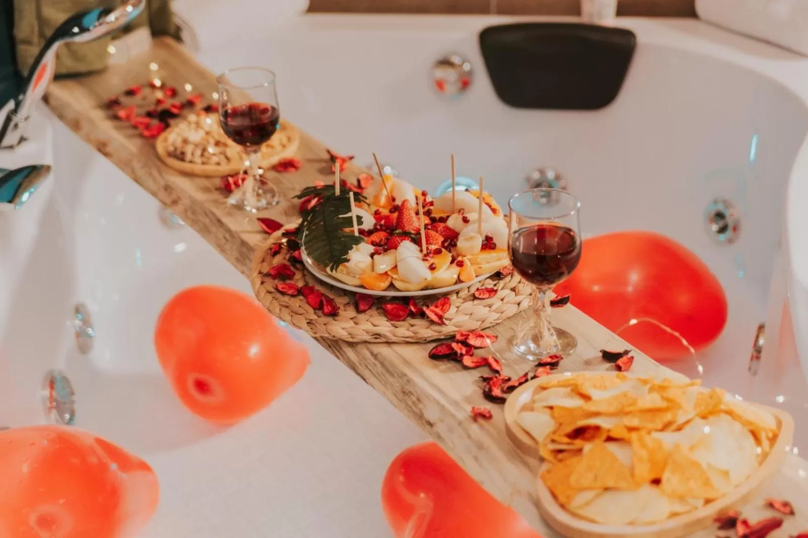 Food and drinks in Pınar Suit Bungalow