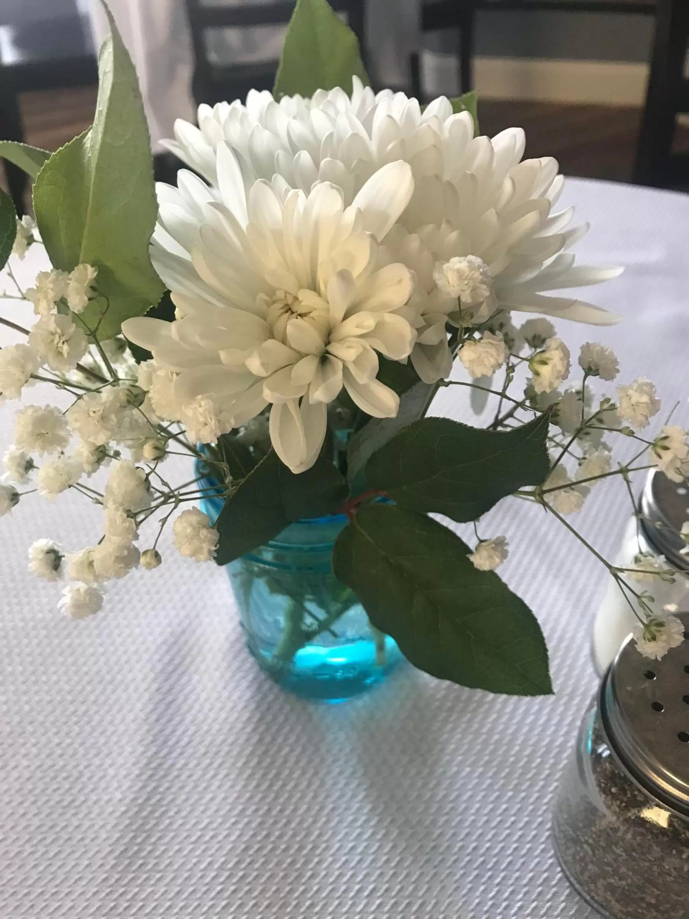 Dining area in Castle Creek Manor