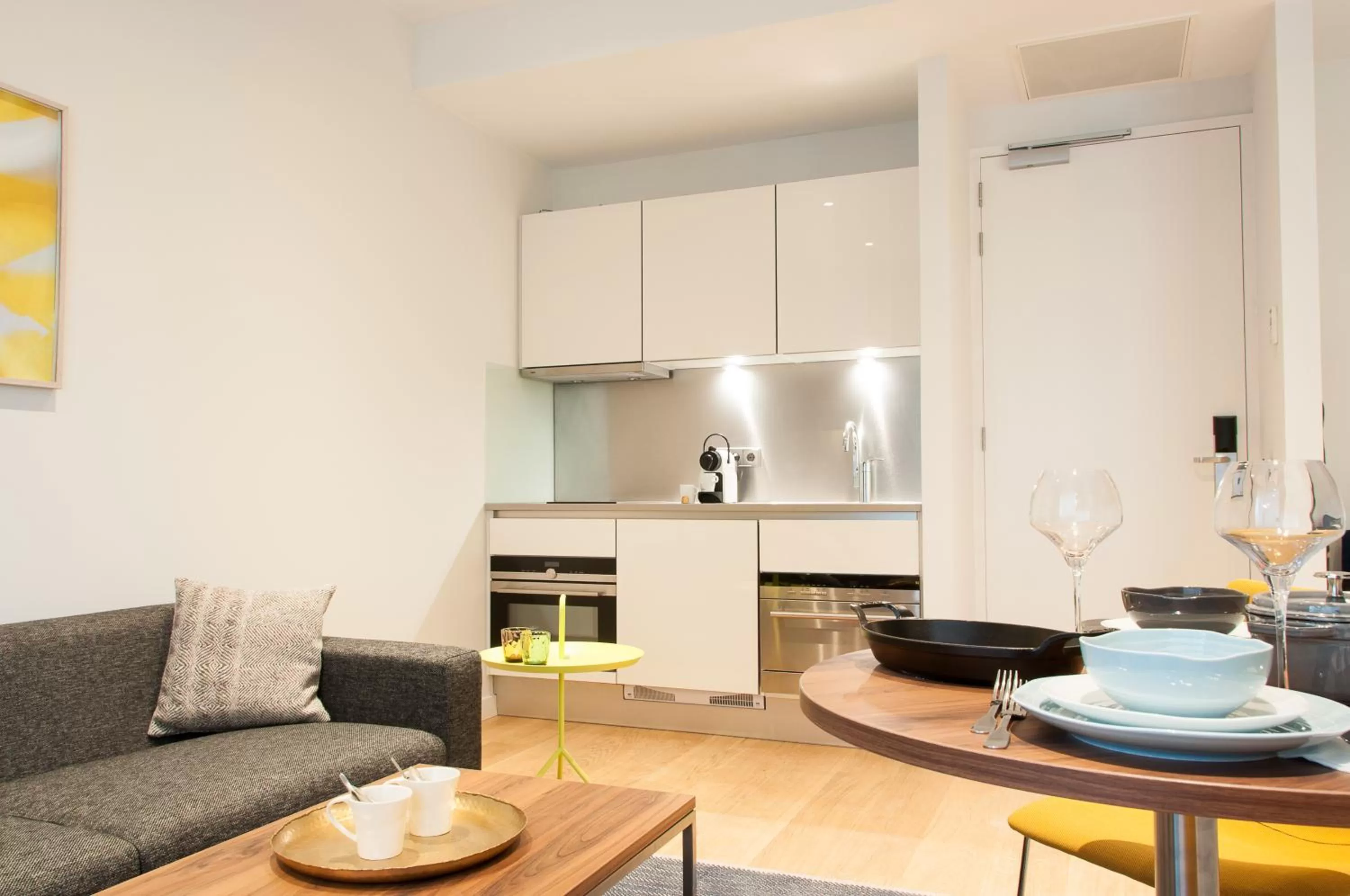 Kitchen or kitchenette in PREMIER SUITES Rotterdam