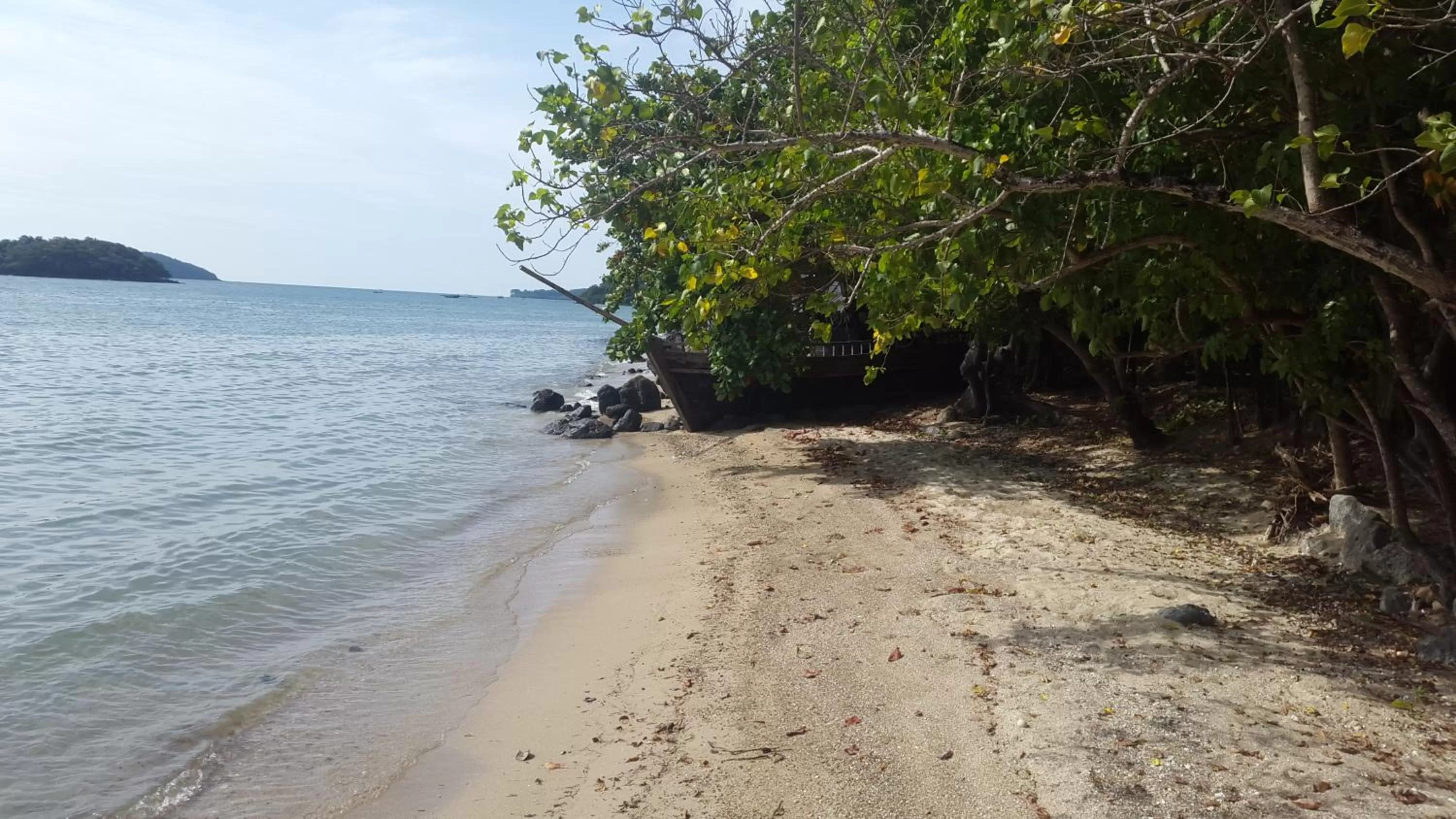 Area and facilities, Beach in River Hotel