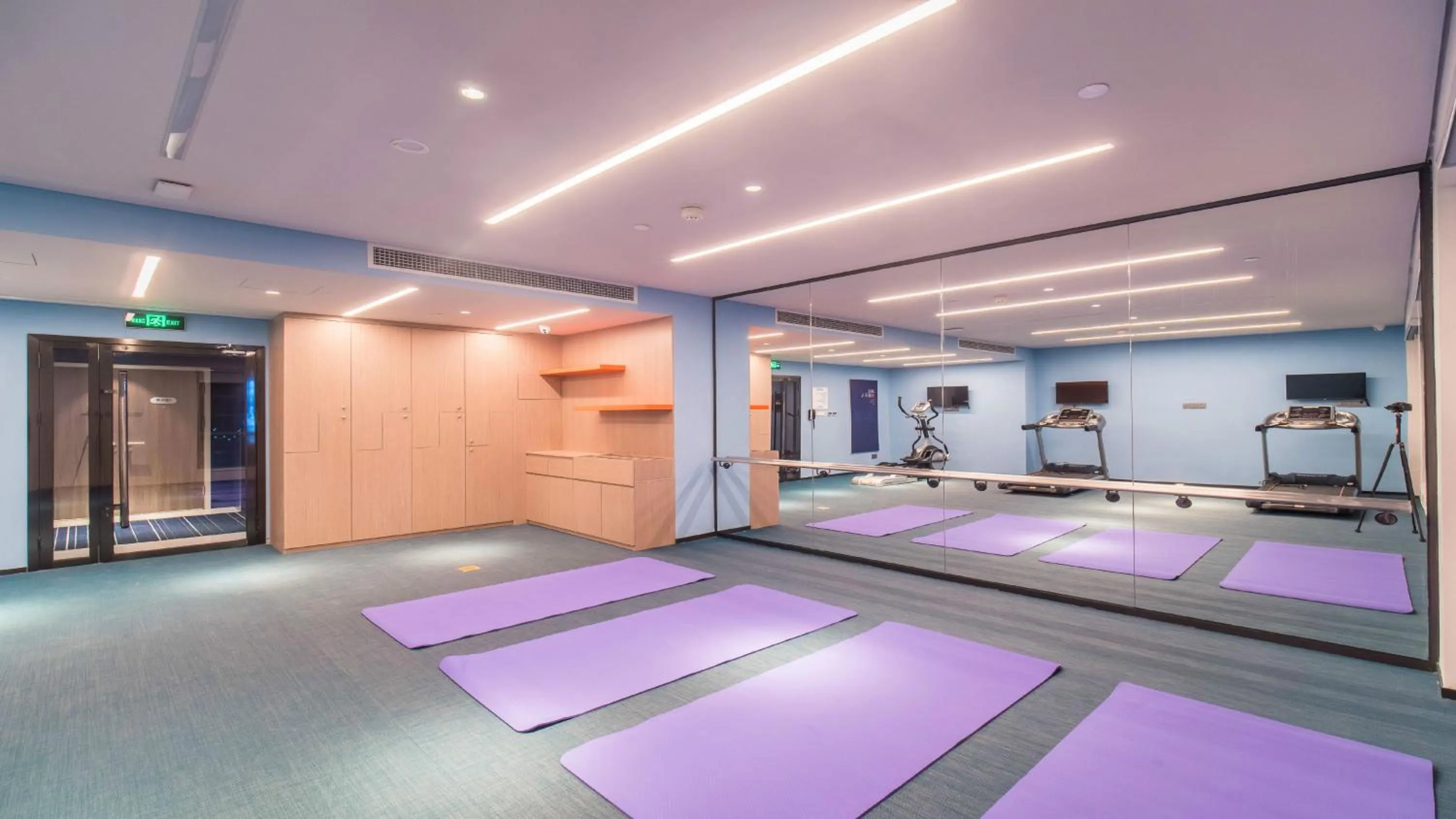 Fitness centre/facilities in Holiday Inn Express Kunming West by IHG