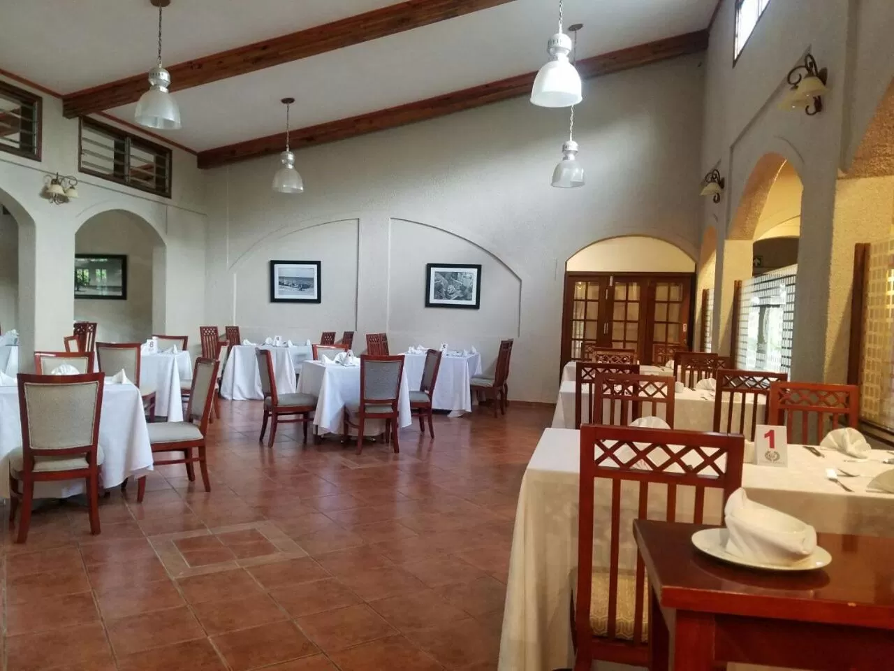 Restaurant/Places to Eat in Ufulu Gardens Hotel