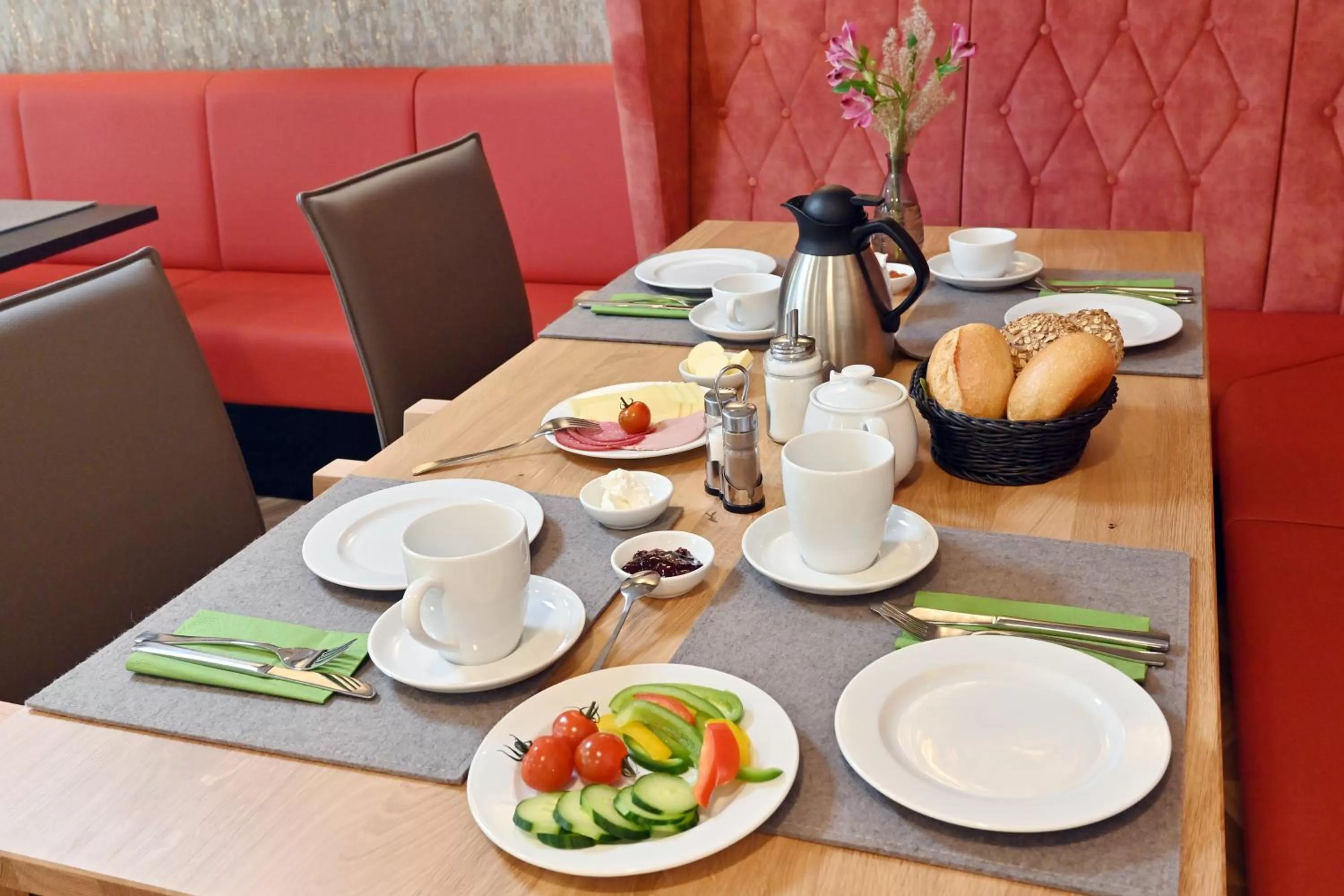 Breakfast in Bethel Hotel zum Weinberg