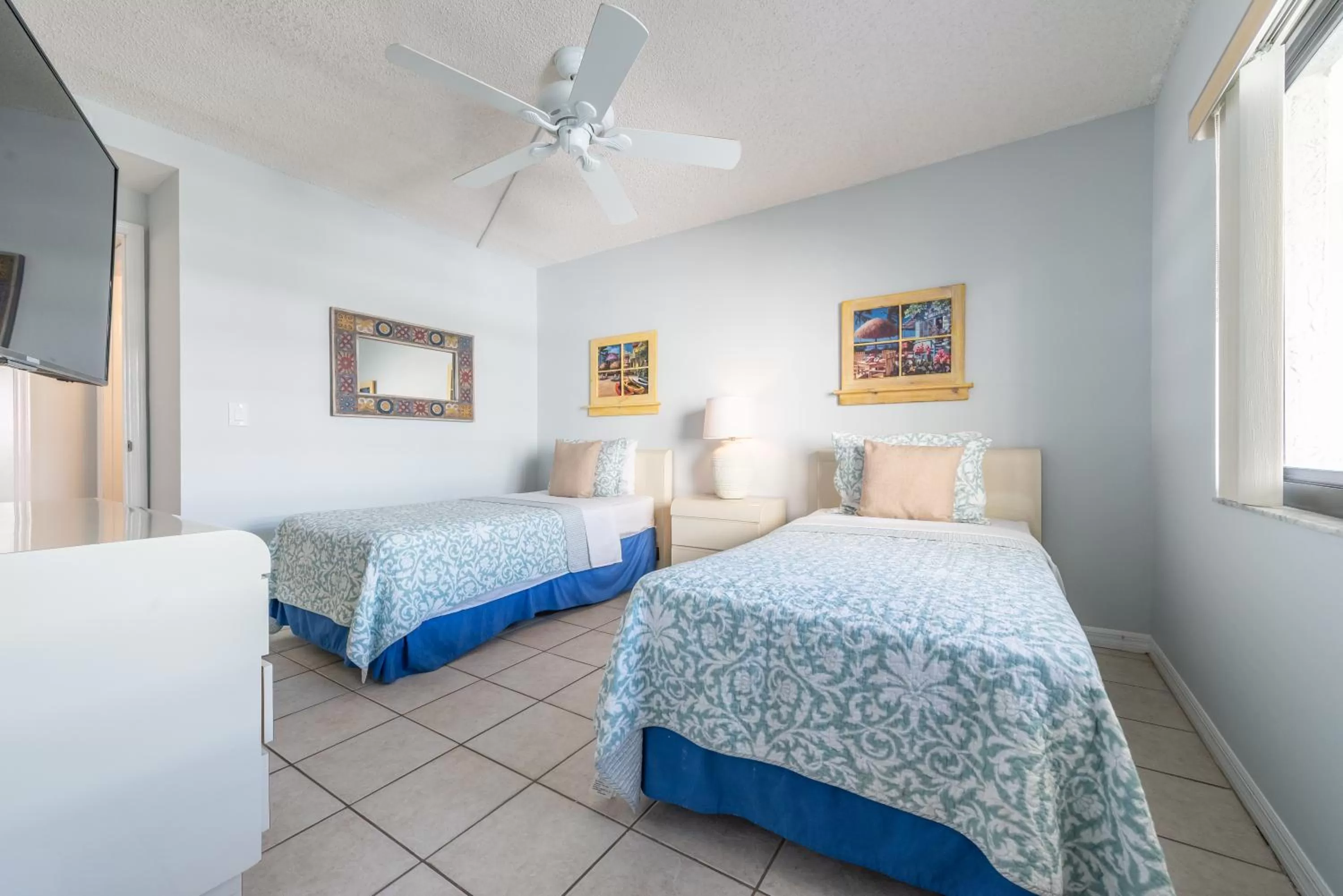 Bedroom, Bed in Sandcastles