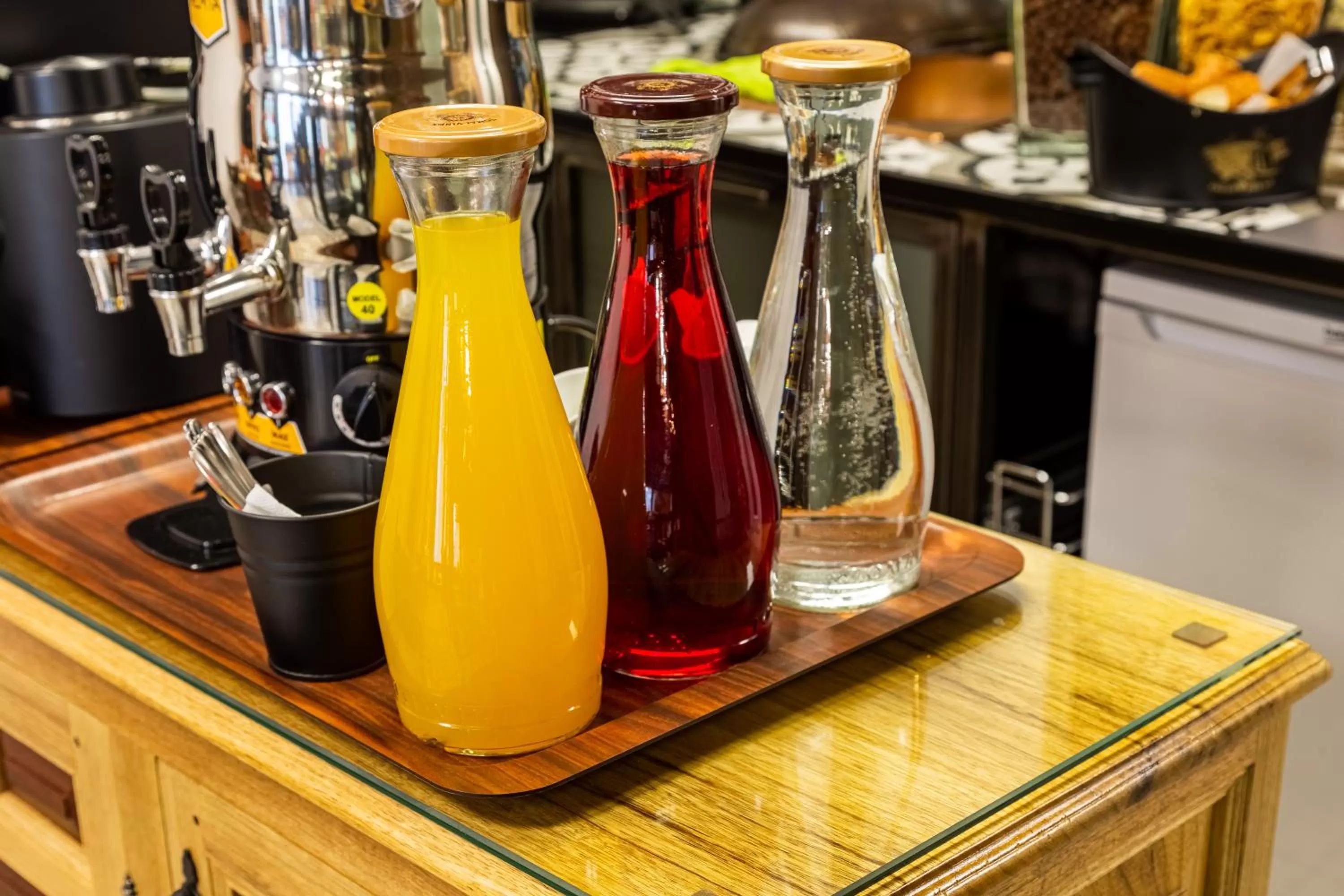 Food and drinks in Villa Pera Suite Hotel