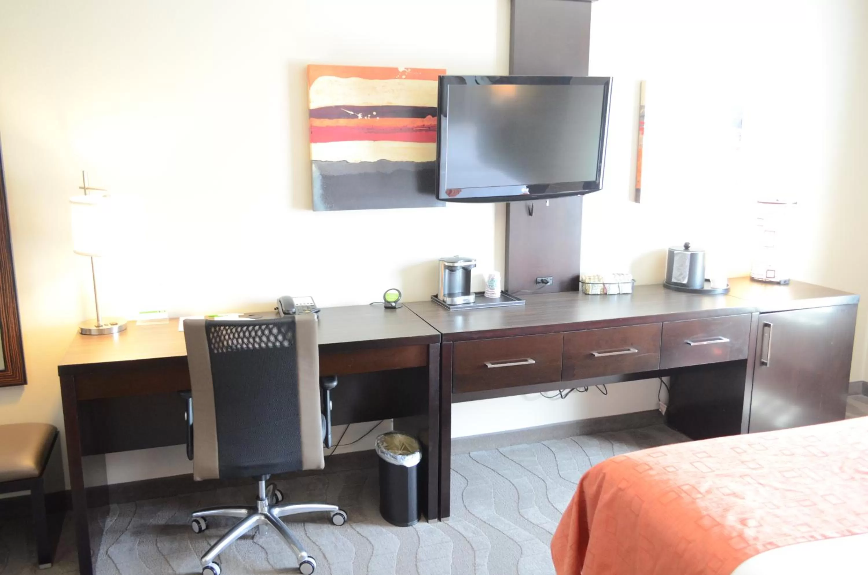 TV and multimedia in Holiday Inn Houston West - Westway Park by IHG