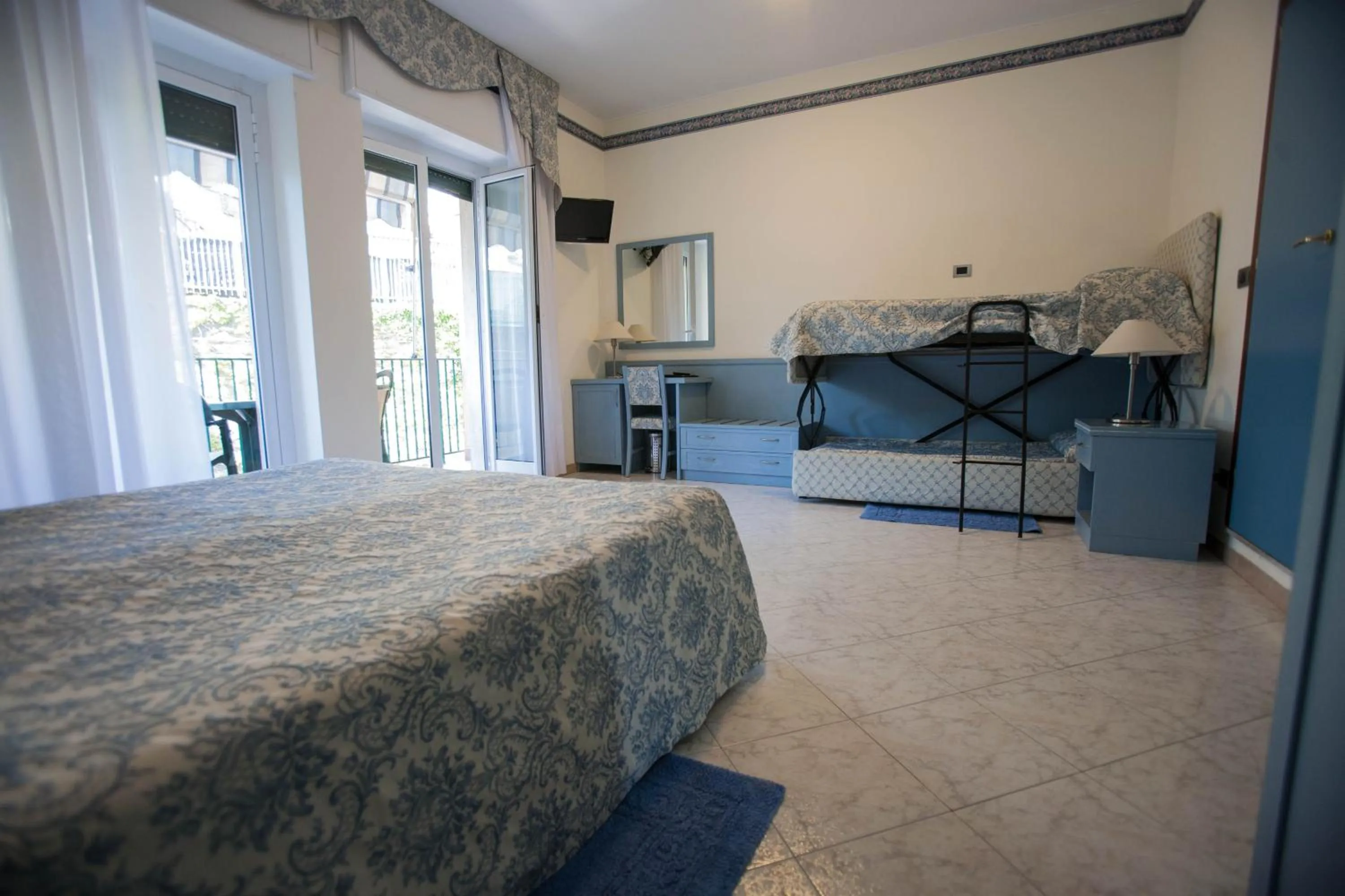 Photo of the whole room, Bed in Hotel Ariston