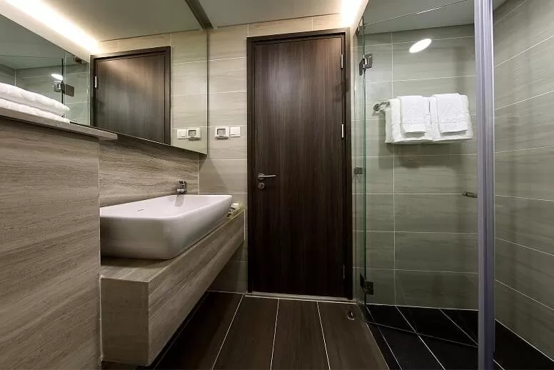 Shower in Aurora Western Village