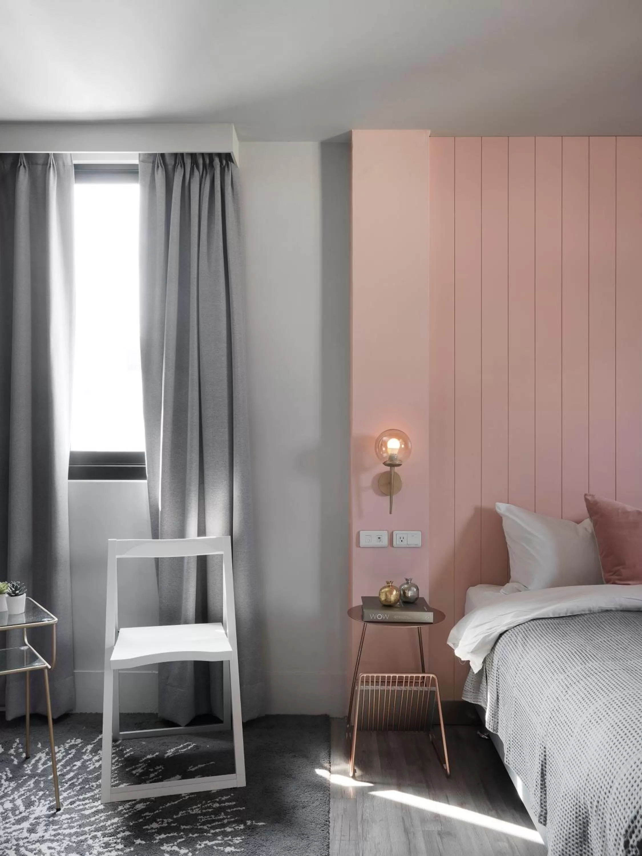 Decorative detail, Bed in Mr.Mantter