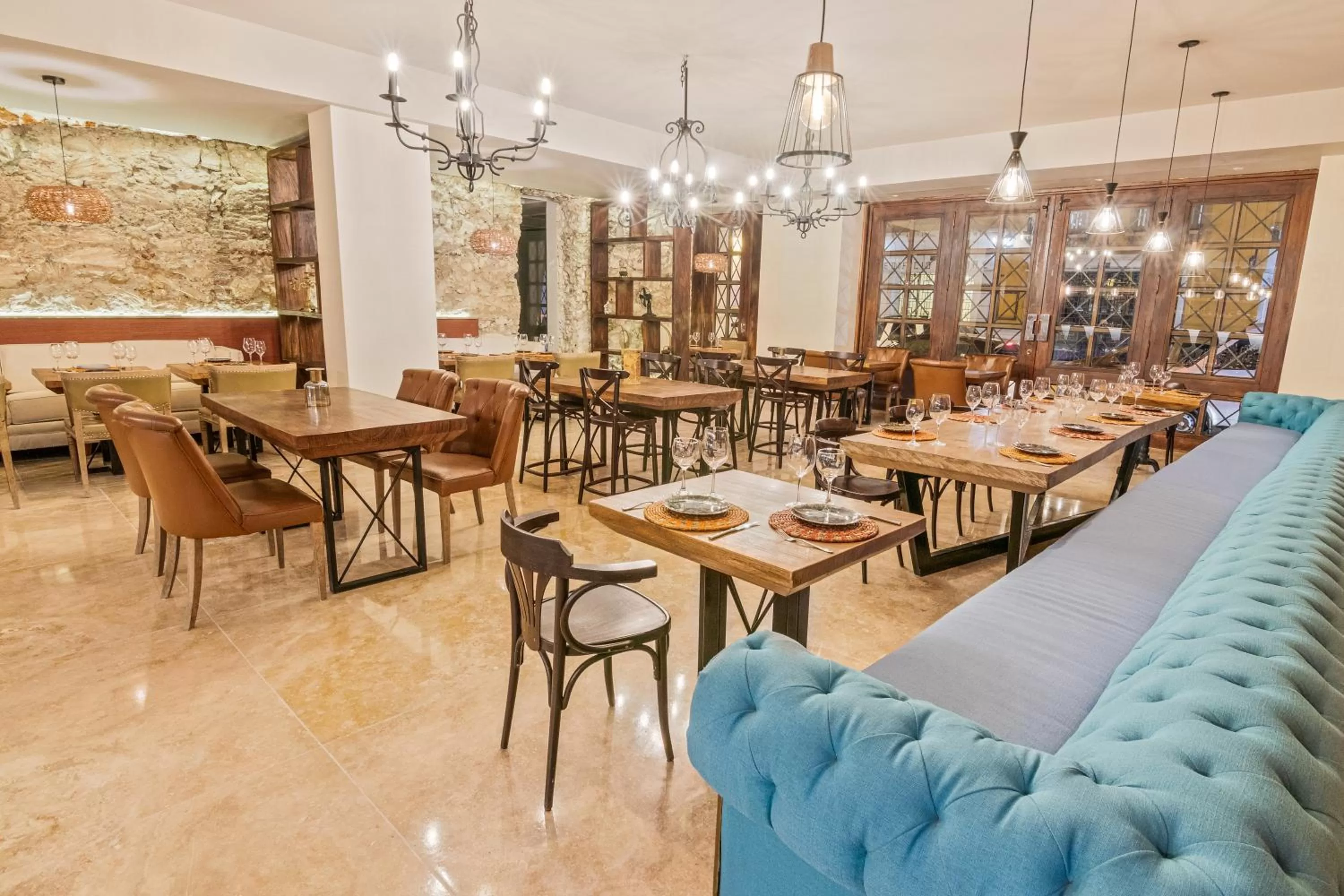 Restaurant/places to eat in GHL Arsenal Hotel