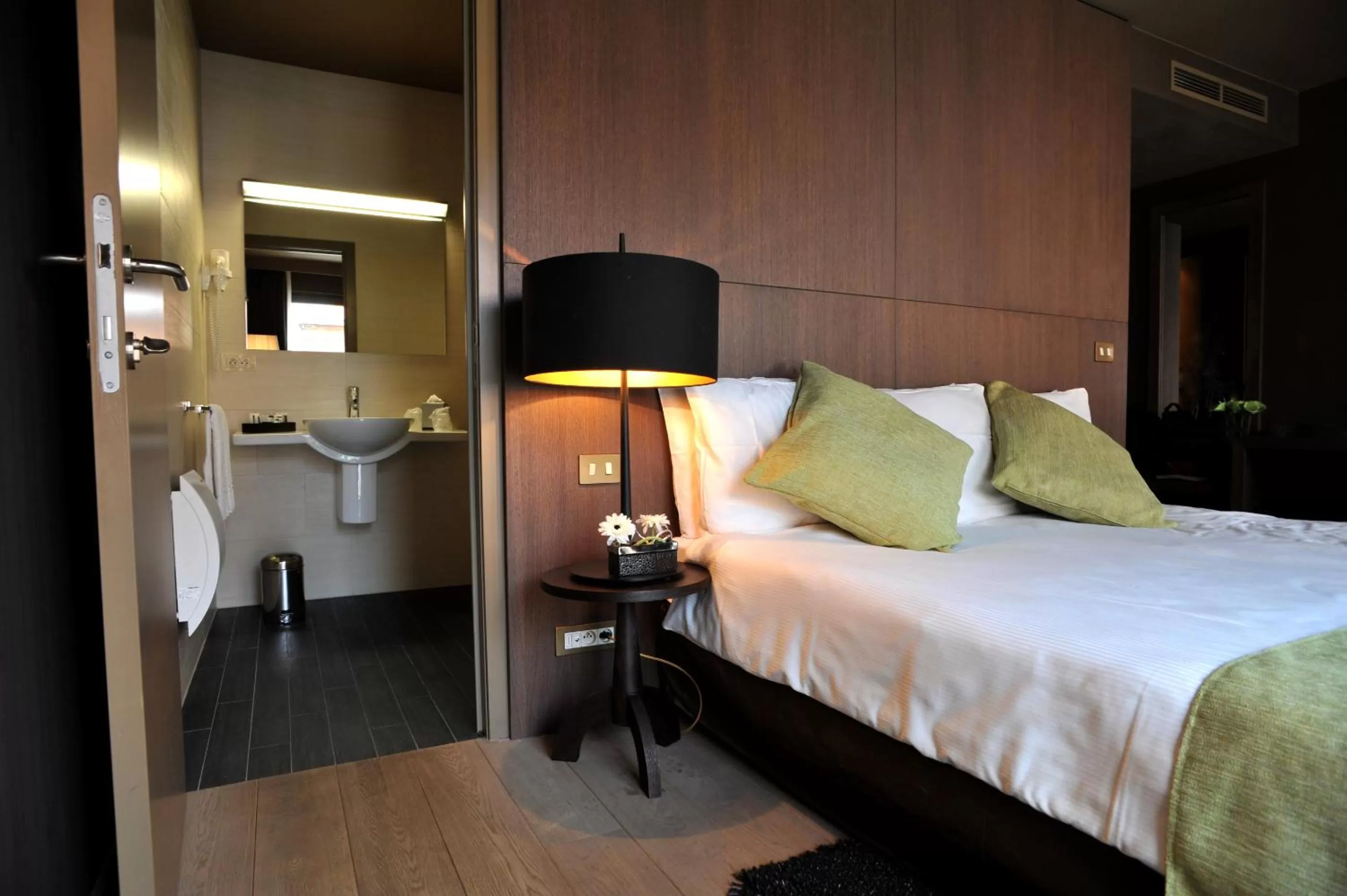 Bed in Flanders Hotel